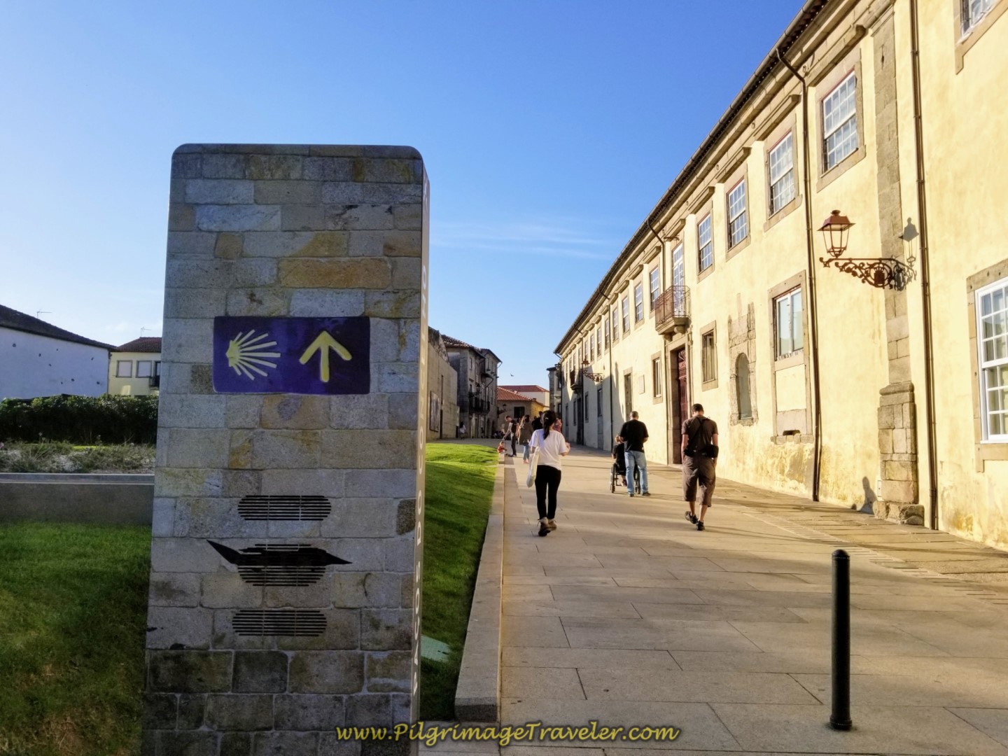 After the Igreja Matriz in Barcelos, we turned left onto the pedestrian way called the Rua São Francisco following the waymark, on day seventeen on the Central Route of the Camino Portugués