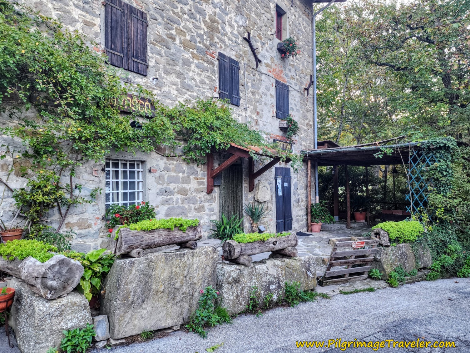 Pass by the Closed Restaurant, Trattoria Da Vasco on the Via de Francesco from Montagne to Sansepolcro