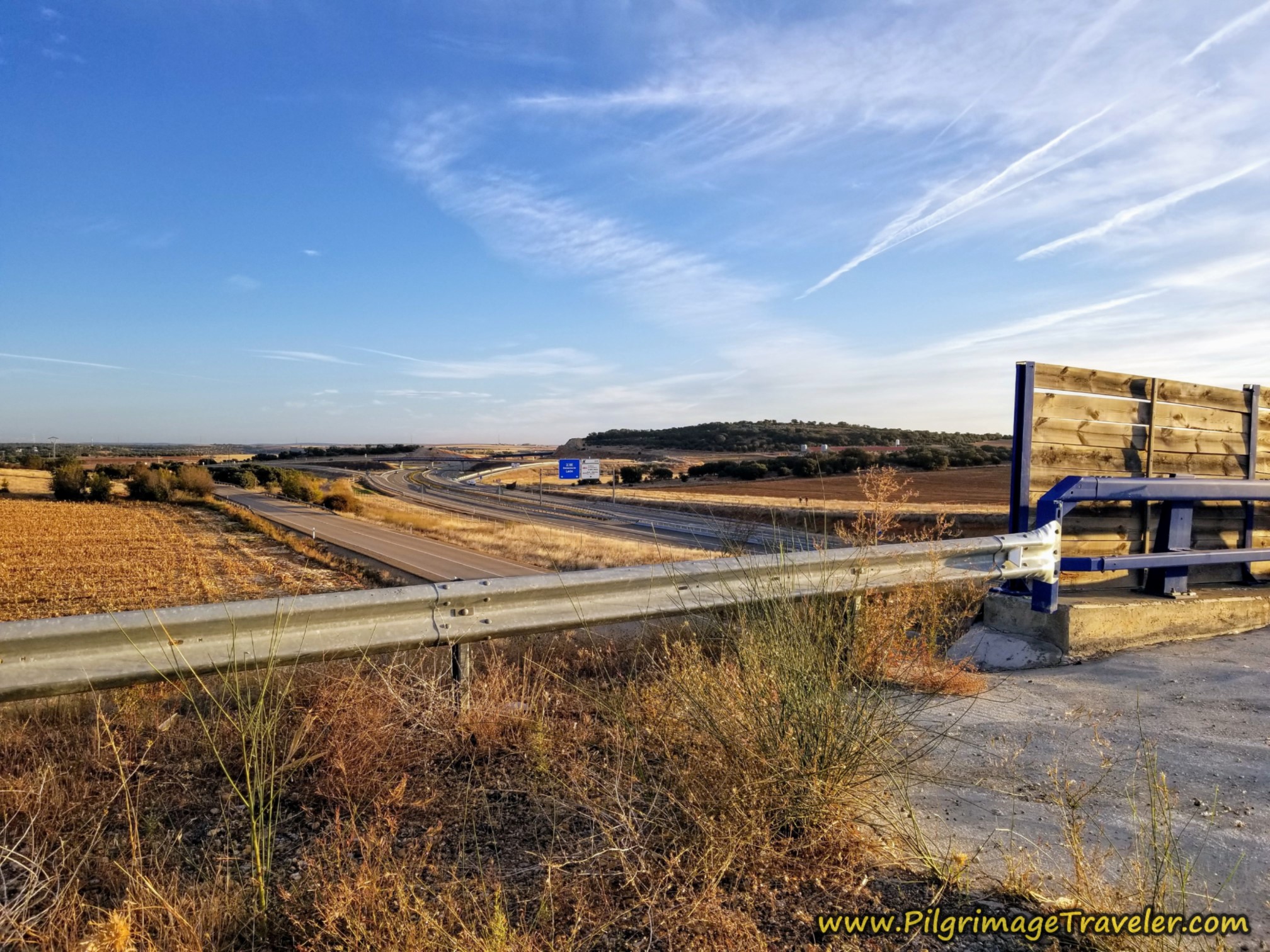 Cross the A-66 on Overpass on the Vía de la Plata from Montamarta to Granja de Moreruela