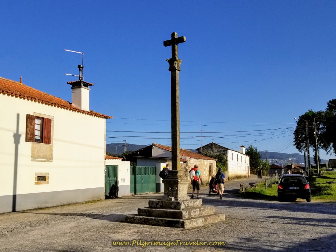 Cruceiro Farther Along on the Rua do Espírito Santo on day seventeen on the Central Route of the Camino Portugués