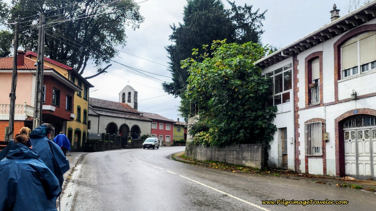 Street View of Church on Main Street in El Pedregal