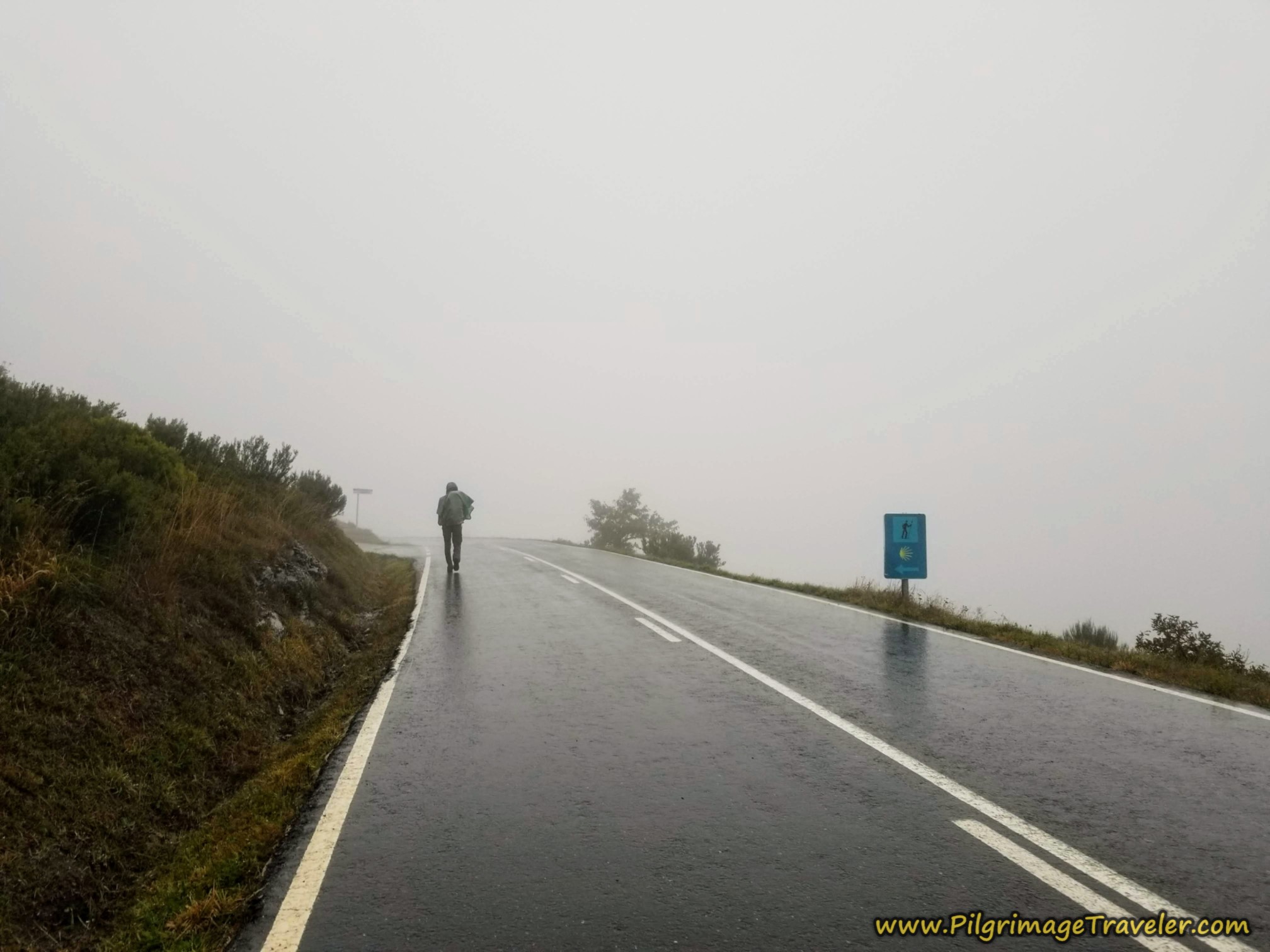 Left Turn Towards A Venda da Teresa on the Camino Sanabrés from A Gudiña to A Venda da Capela
