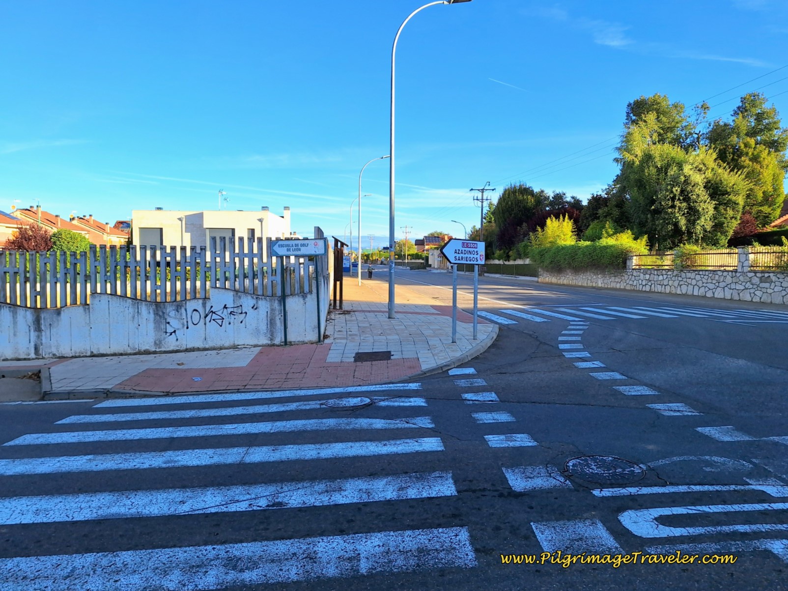 Intersection Where Bernesga Riverwalk joins the Official Route