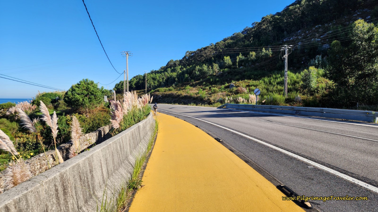 Join the PO-552 and the Bike Lane on day twenty of the Portuguese Way, Coastal Route Join the PO-552 and the Bike Lane