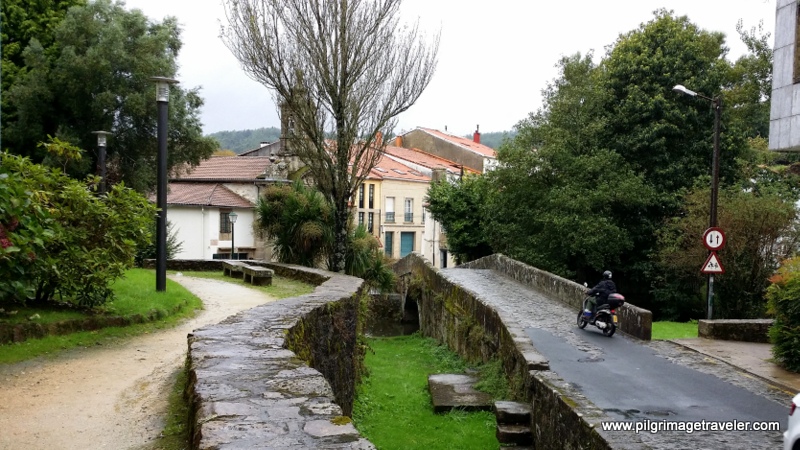 Old Roman bridge on the Rúa do Carme de Abaixo, Santiago de Compostela, Galicia, Spain
