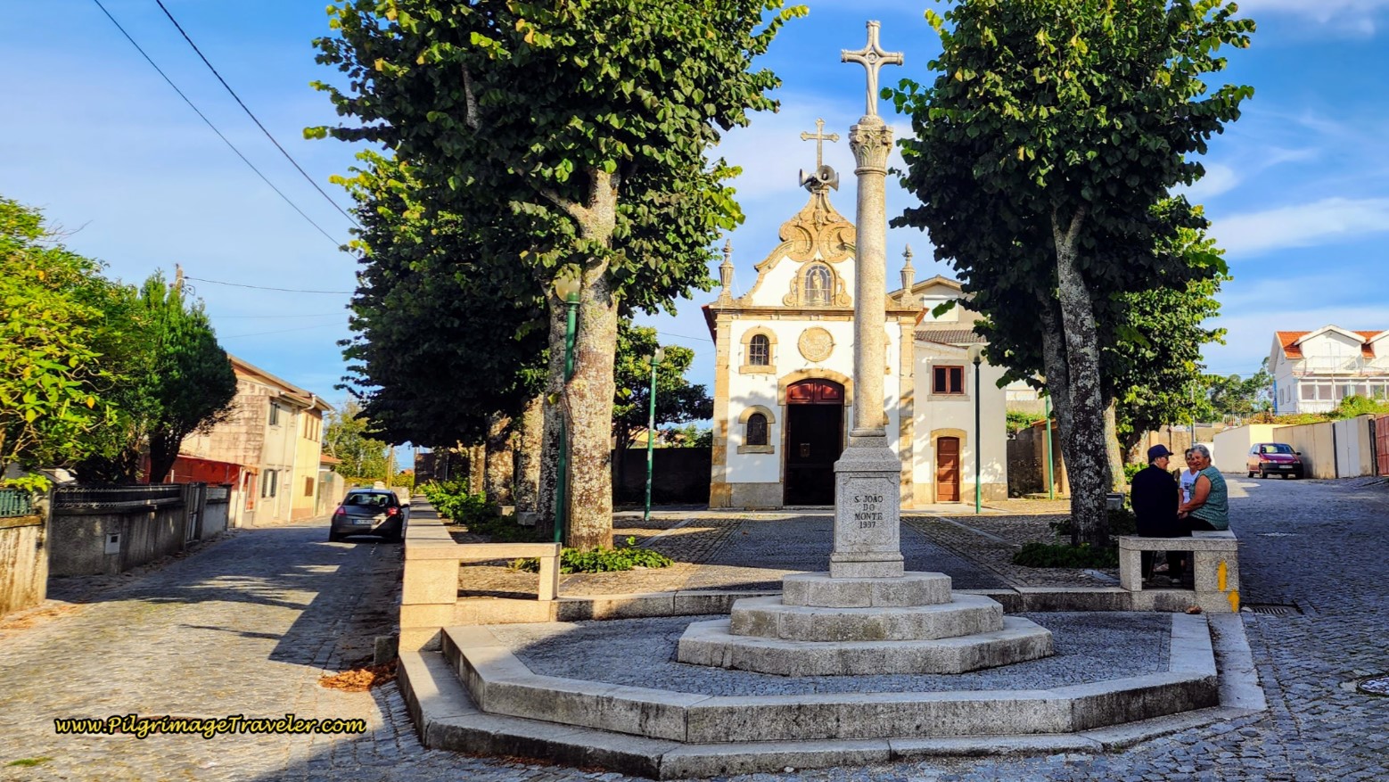 Capela de São João do Monte at Y-Intersection
