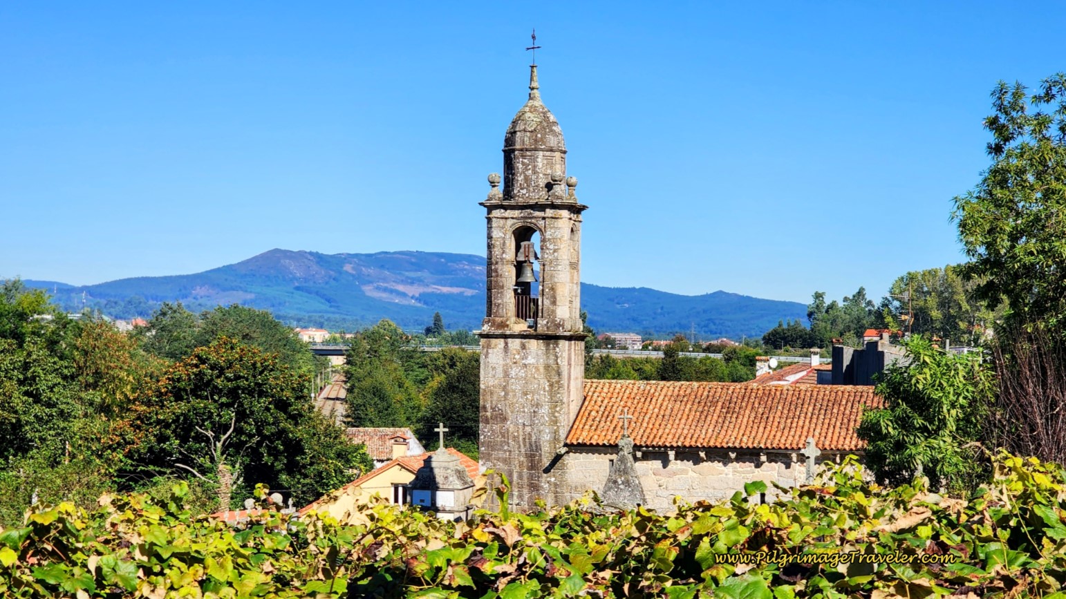 Igrexa de San Xulián de Requeixo