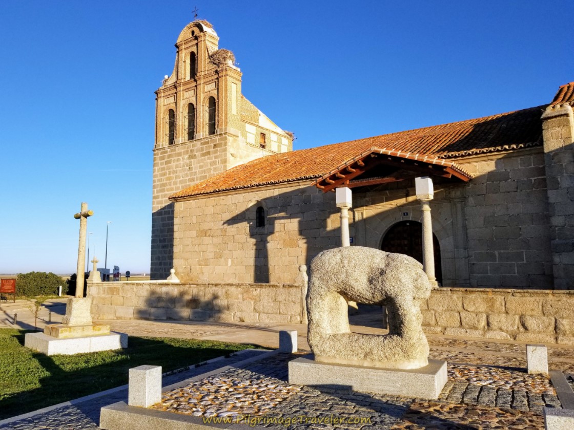 Iglesia Parroquial San Pedro Apóstol with El Oso (the Bear)