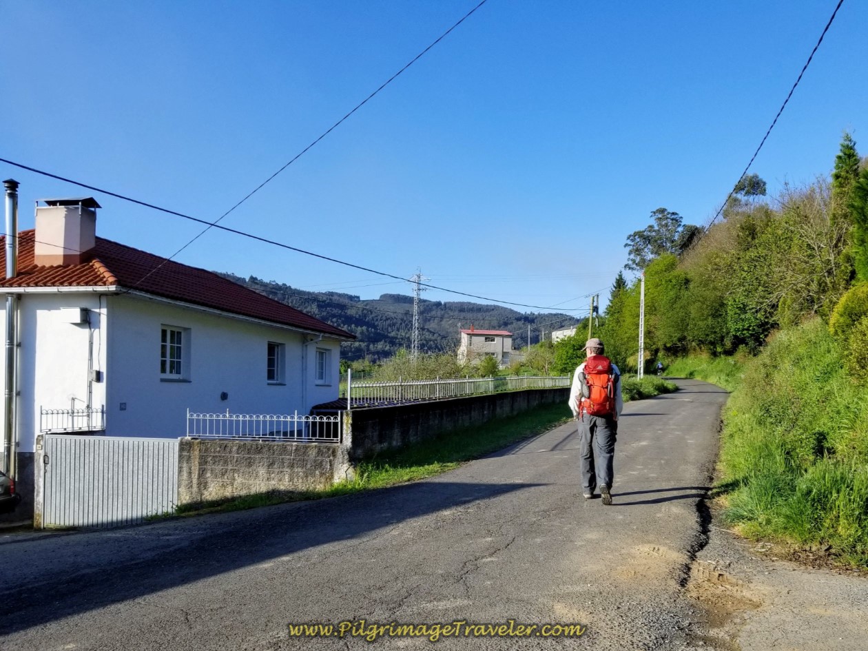 Steady Climbing Towards the "Peito" or Top on day two of the La Coruña Arm of the Camino Inglés