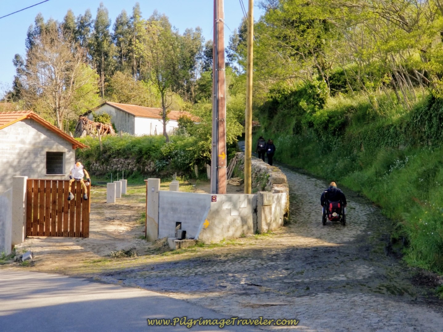 Right Turn Onto the Rua dos Limas Right Turn Onto the Rua dos Limas