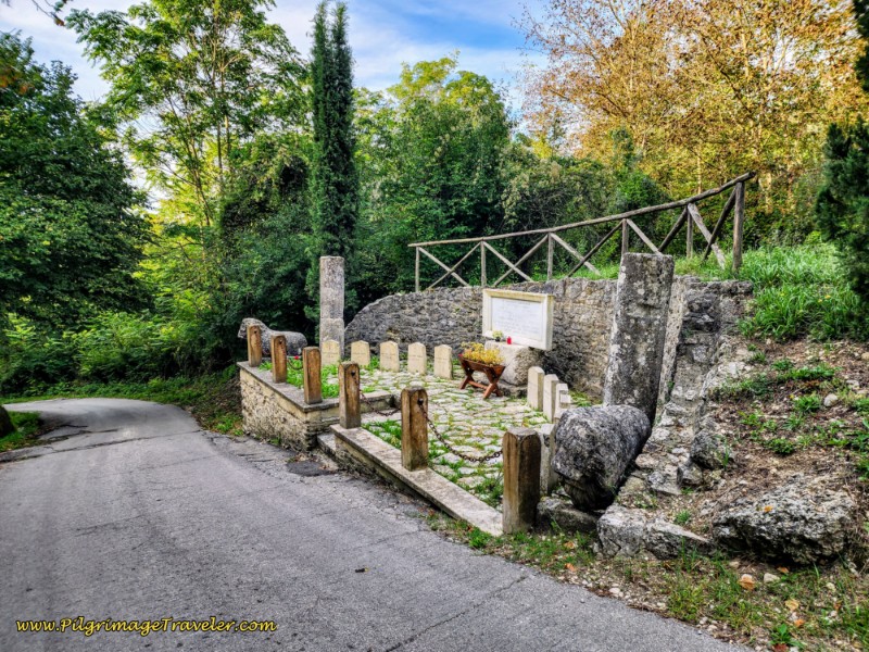 Way of St. Francis: Day Twenty, Poggio San Lorenzo to Ponticelli - Family Cemetery with Roman Lions