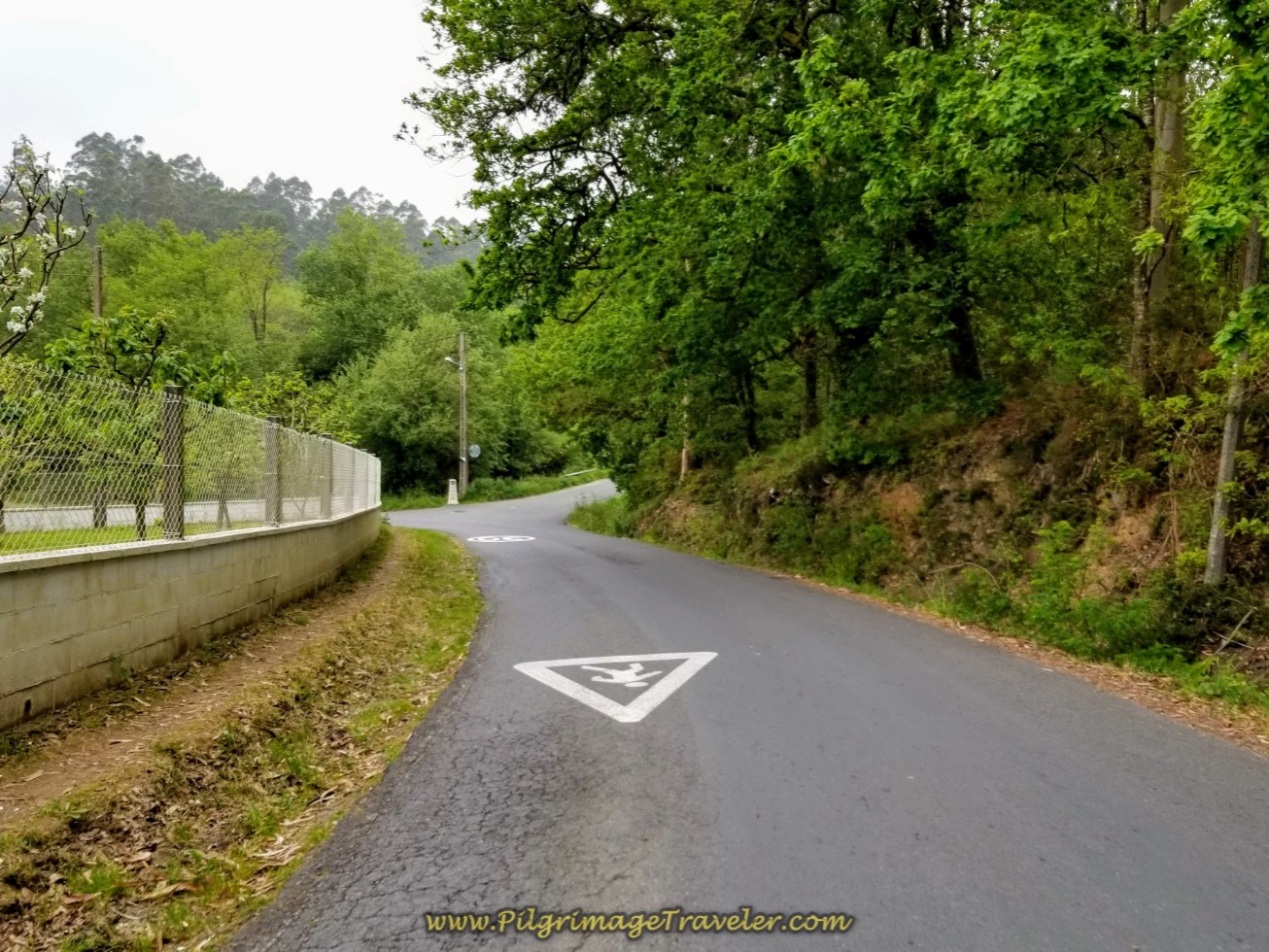 Right Turn Onto Moas Abaixo on day one on the Camino Finisterre