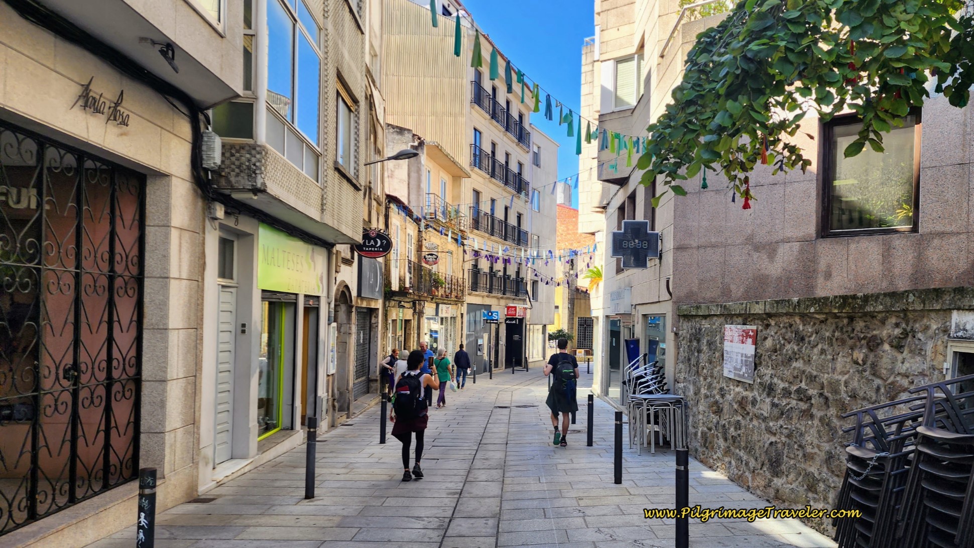 Left Turn Onto the Rúa Vicente Sobrino