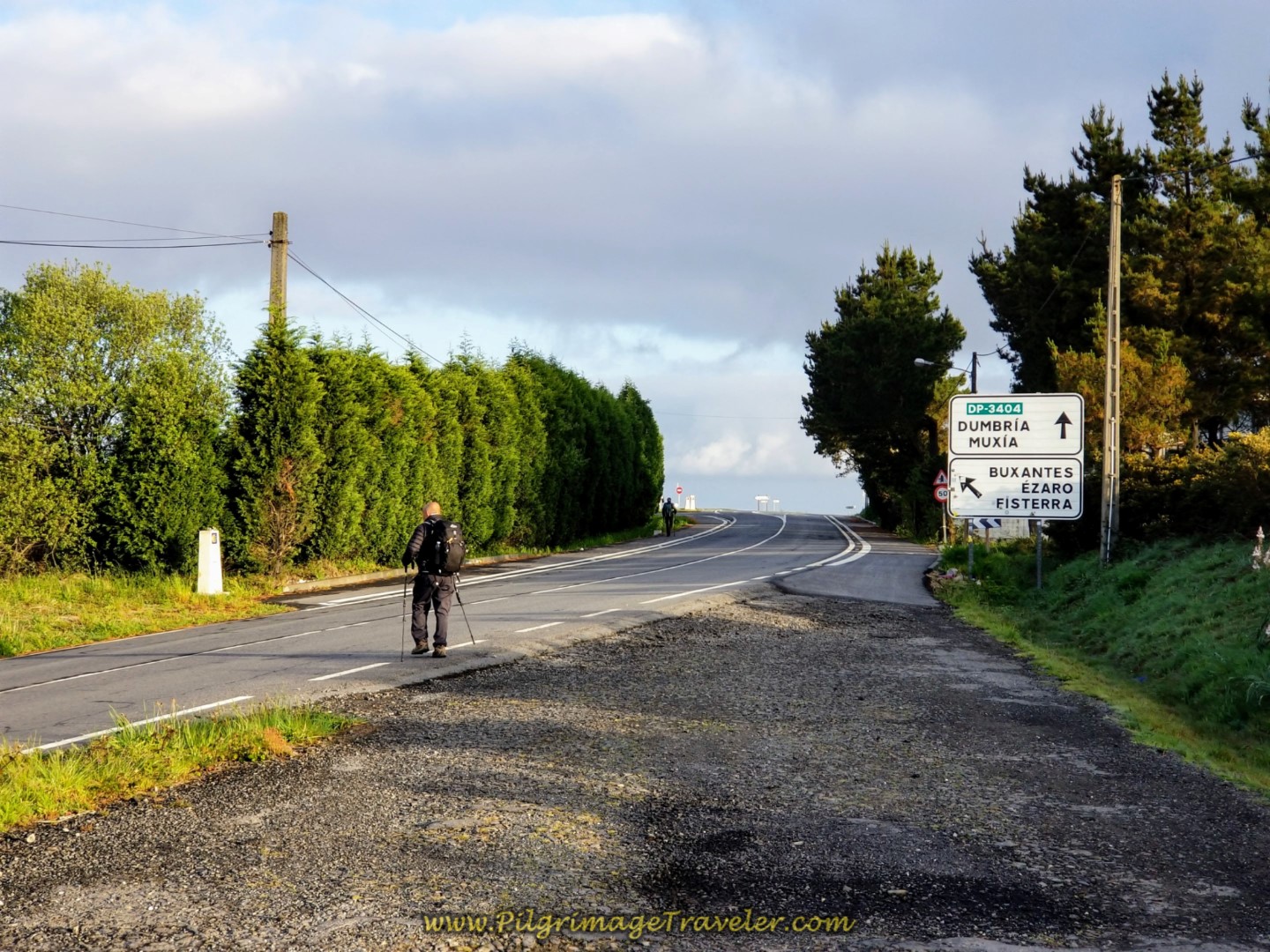 Back on the DP-3404 ~ Camino Bifurcation Just Ahead