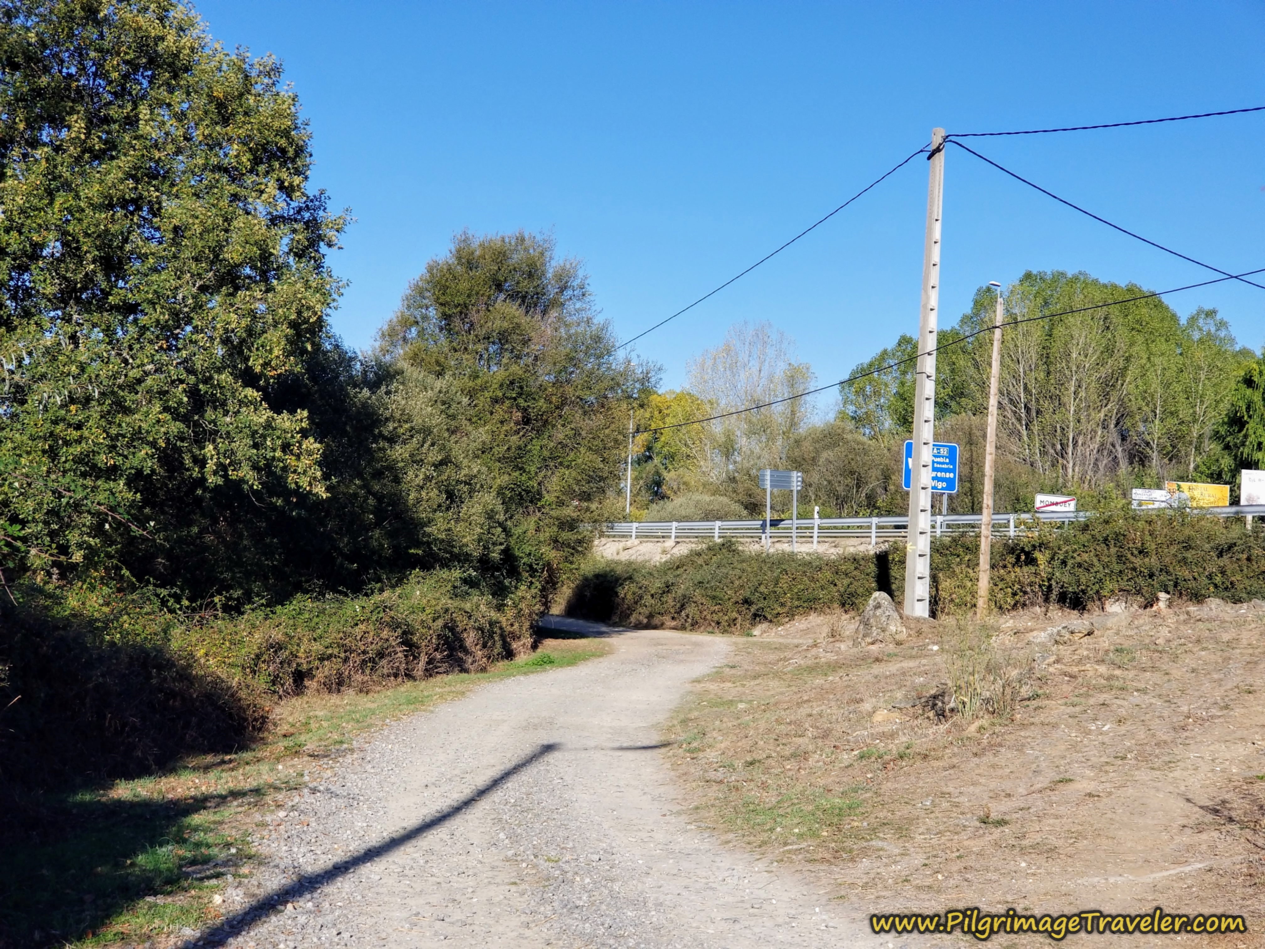 Follow Frontage Lane with N-525 on the Camino Sanabrés from Rionegro del Puente to Entrepeñas Follow Frontage Lane with N-525 on the Camino Sanabrés from Rionegro del Puente to Entrepeñas