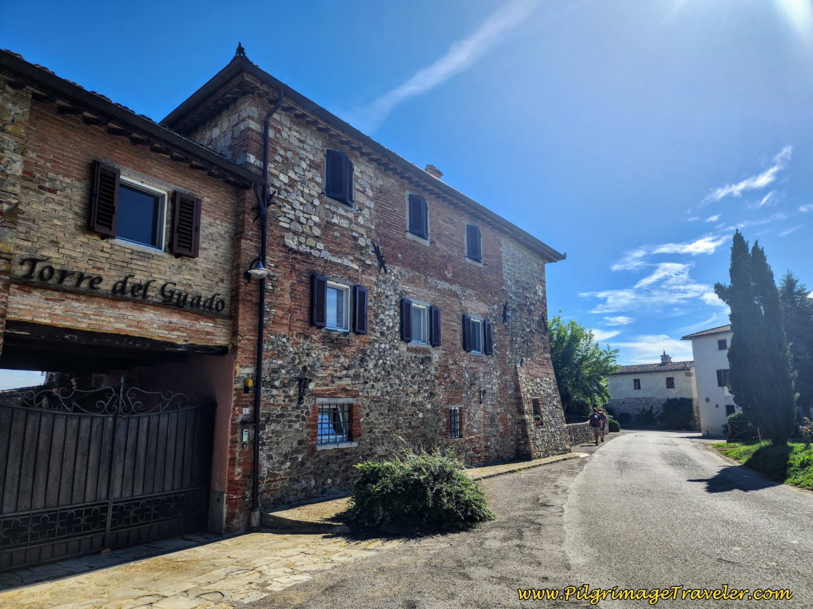 Pass the Country House, the Torre del Guado on day four of the Way of St. Francis from Sansepolcro to Citerna.