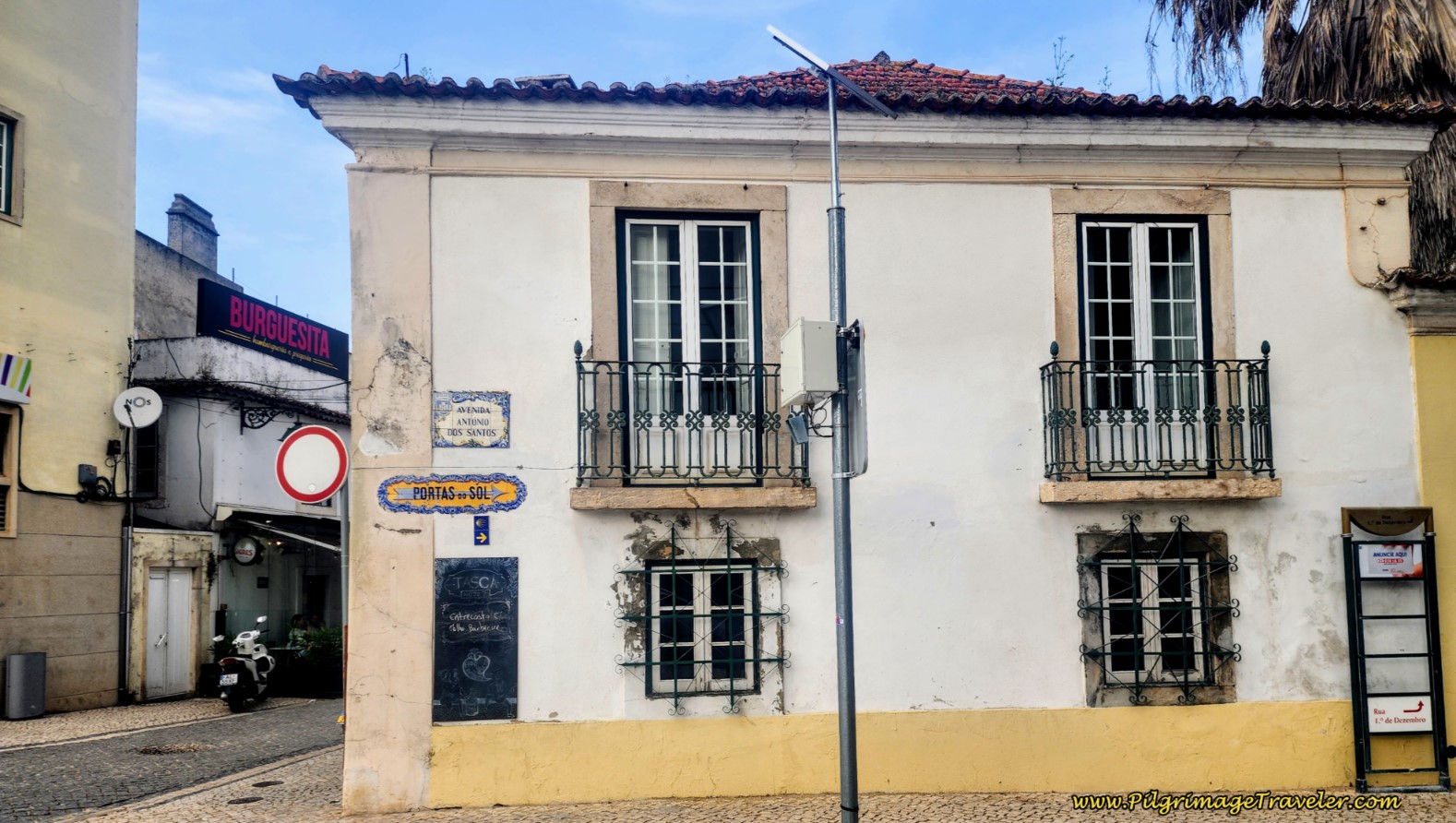 Right Turn onto Rua Joâo Afonso at this Building