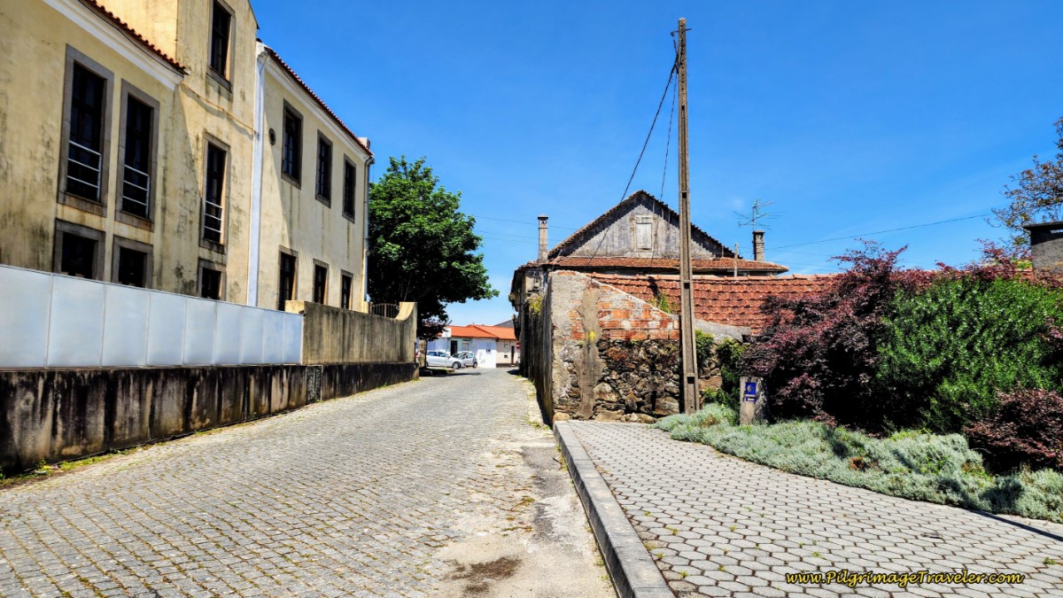 Crossover to Cobblestone Street