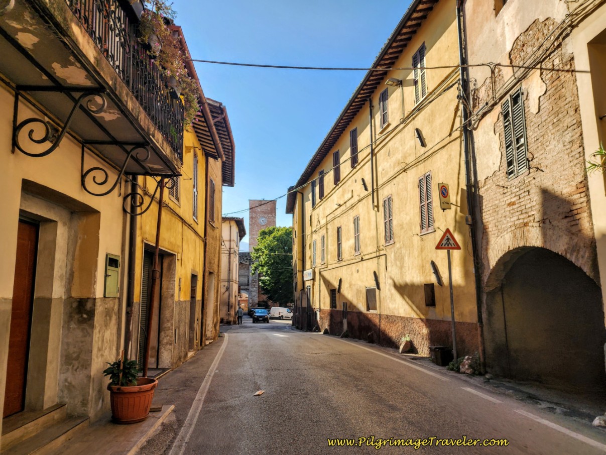 Castillo di Sant'Eraclio Ahead