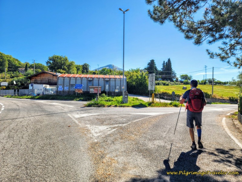 Way of St. Francis: Day Seventeen, Piediluco to Poggio Bustone - Straight Through Intersection