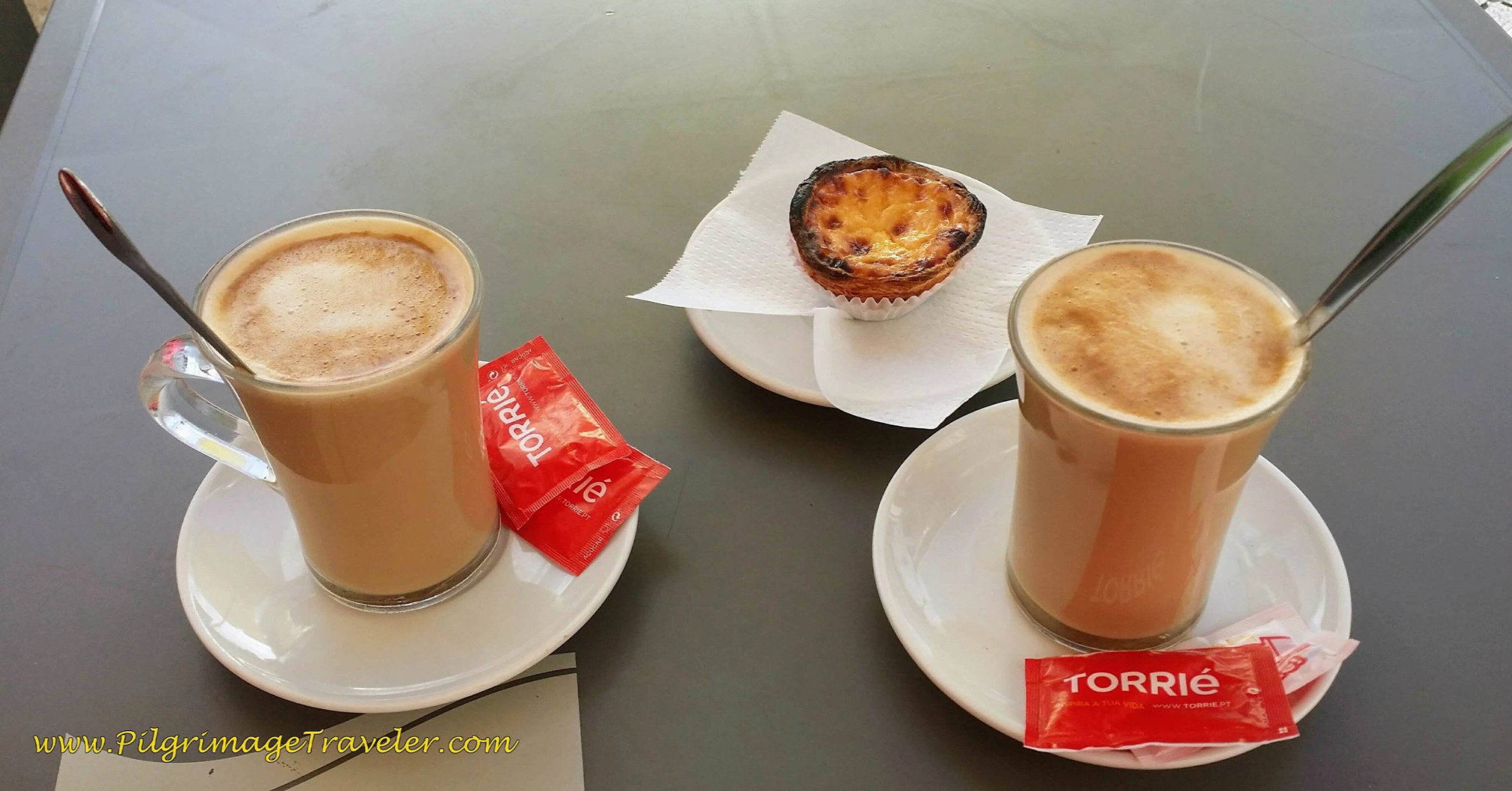 Café con Leite and Pastel de Nata!