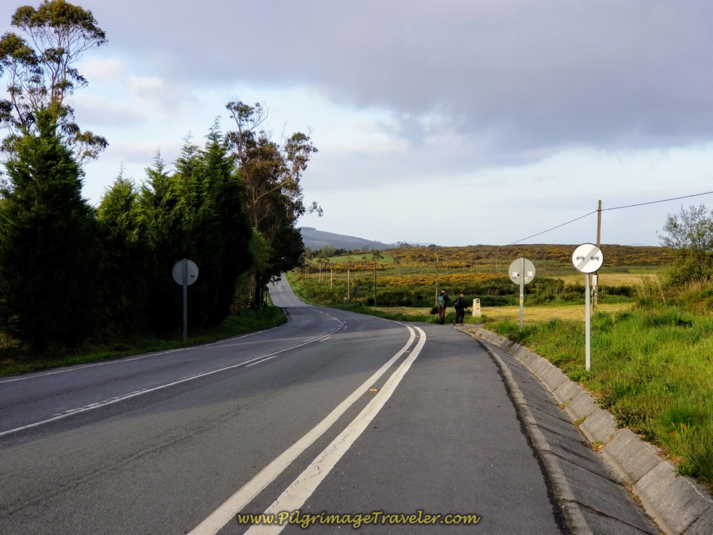 Walking Along the DP-2302 for 1/2 Kilometer