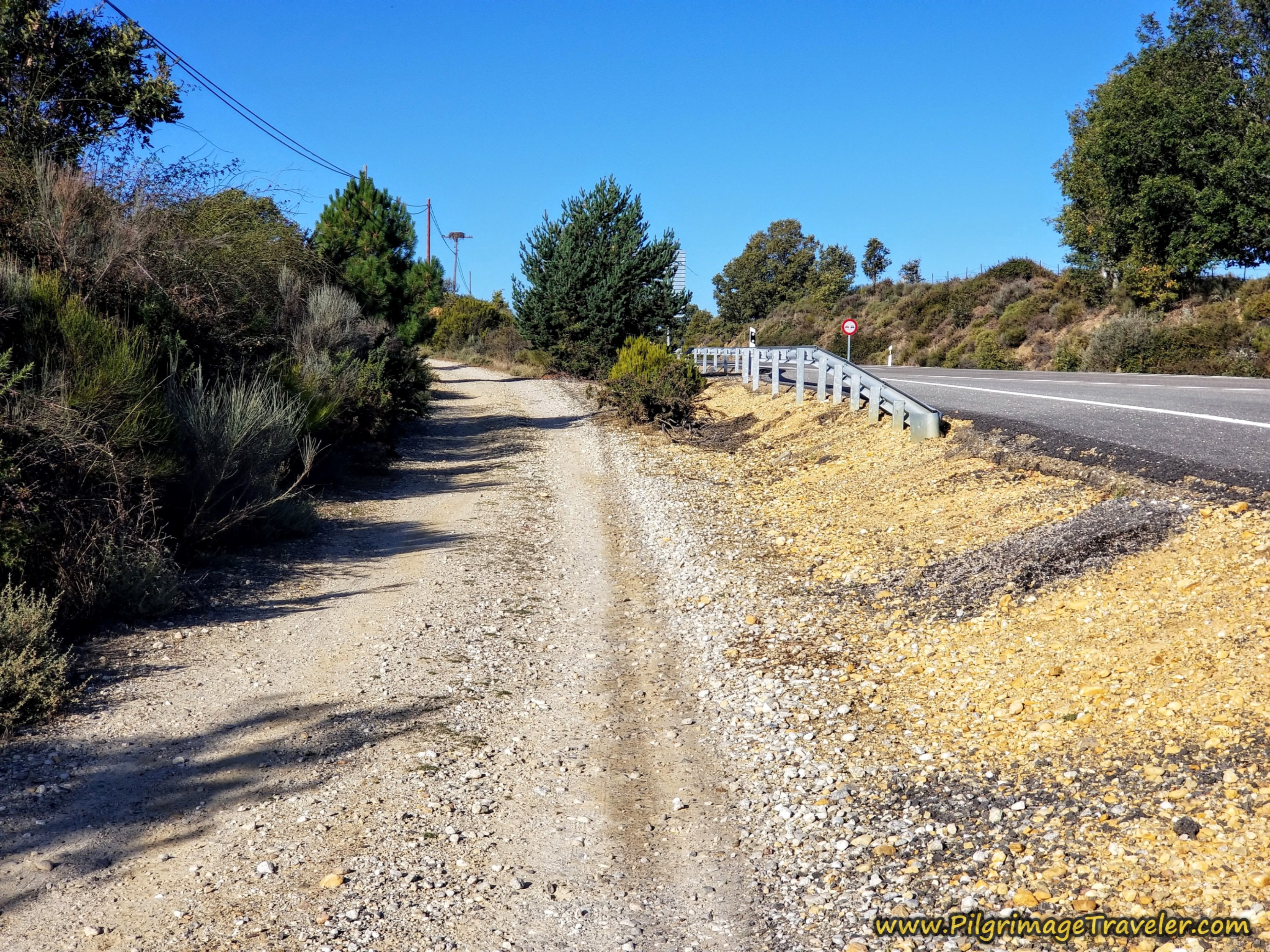 Join Frontage Lane Again on the Camino Sanabrés from Rionegro del Puente to Entrepeñas Join Frontage Lane Again on the Camino Sanabrés from Rionegro del Puente to Entrepeñas