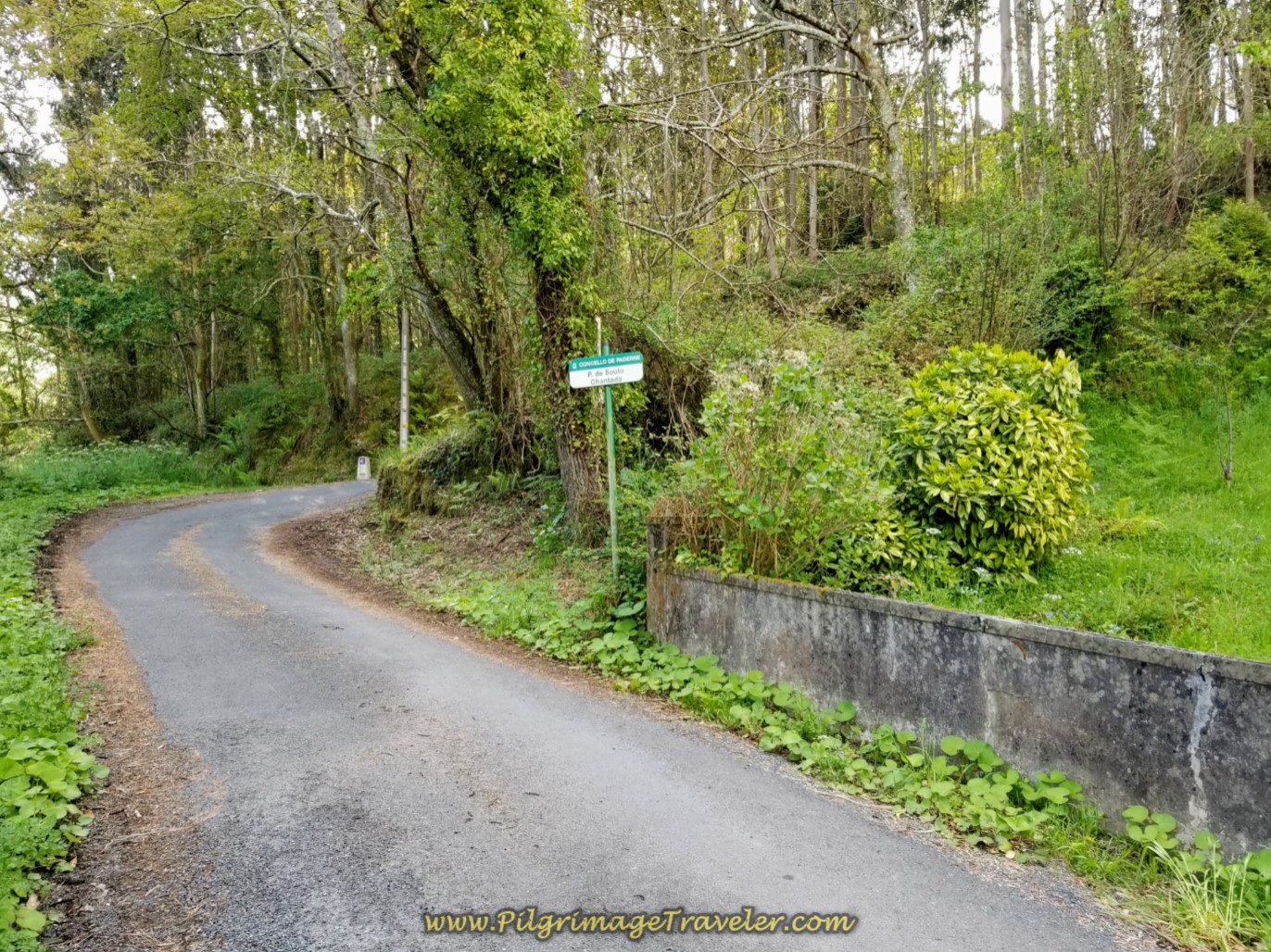 Left Turn Onto Lane ~ Begin Second steep Climb on day four of the Camino Inglés