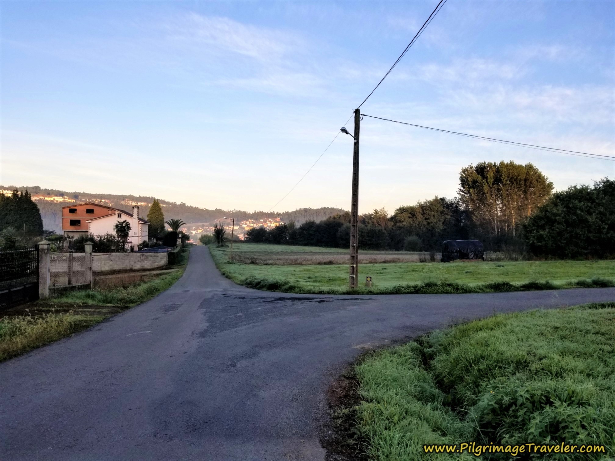 Right Turn Towards the Ermita de Santa Lucía on the Camino Sanabrés from A Susana to Santiago de Compostela