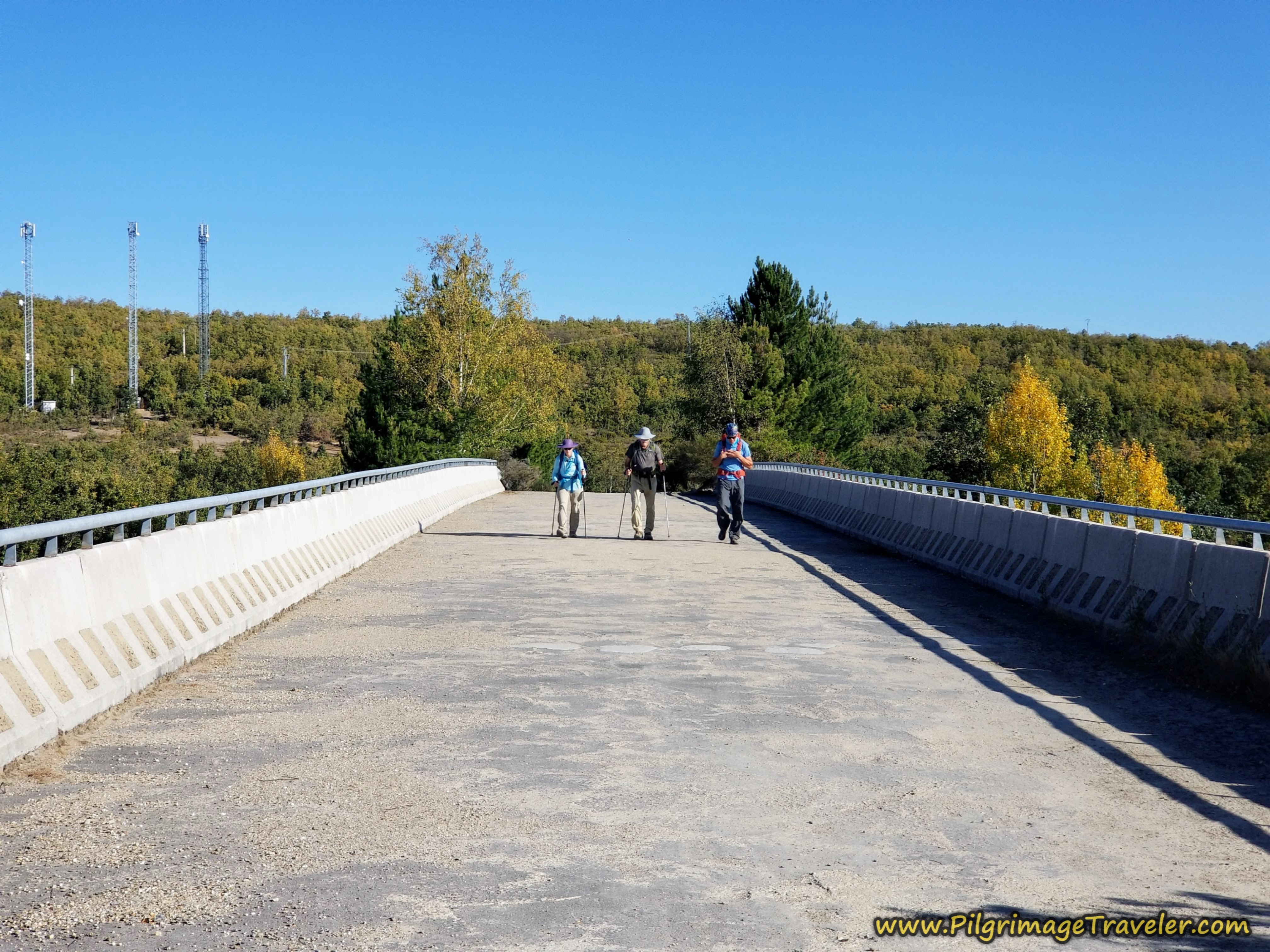 Cross the A-52 for the Second Time for the Day on the Camino Sanabrés from Rionegro del Puente to Entrepeñas Cross the A-52 for the Second Time for the Day on the Camino Sanabrés from Rionegro del Puente to Entrepeñas