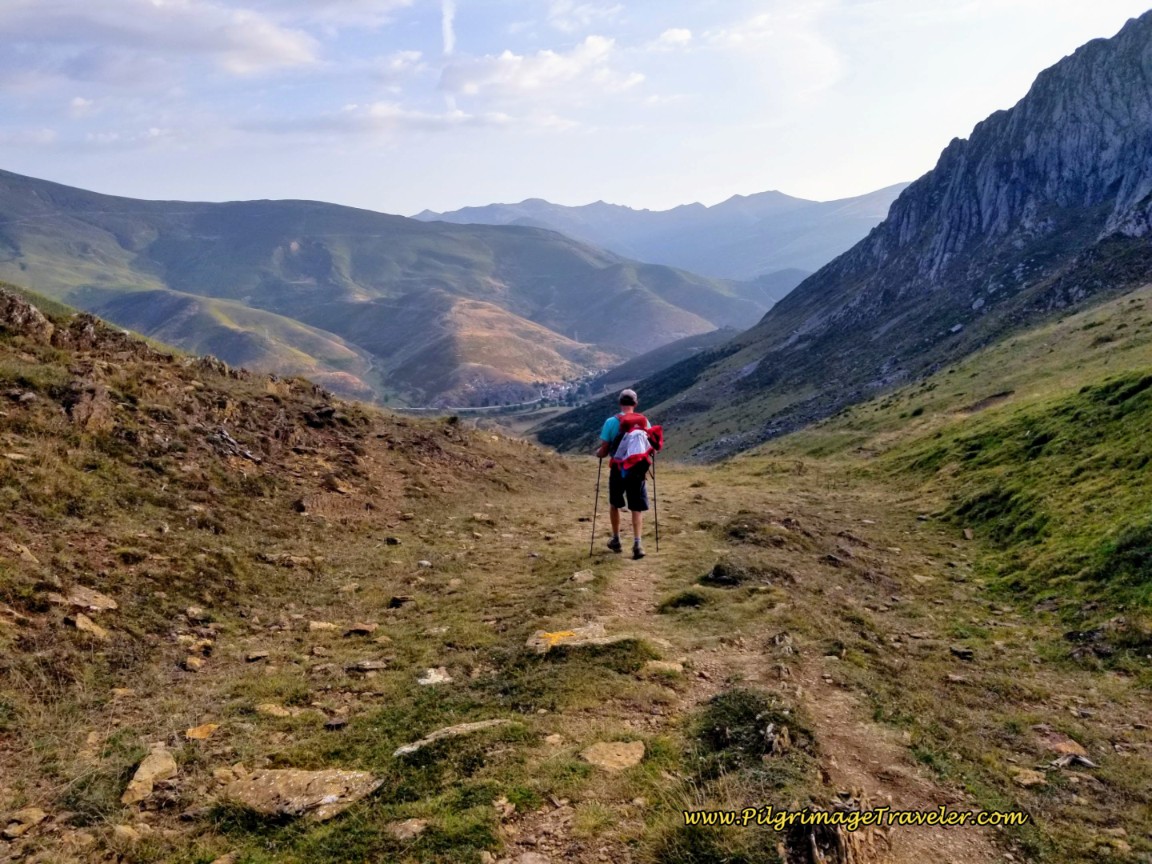Rich Negotiating the Steep Descent From the Canto la Tusa