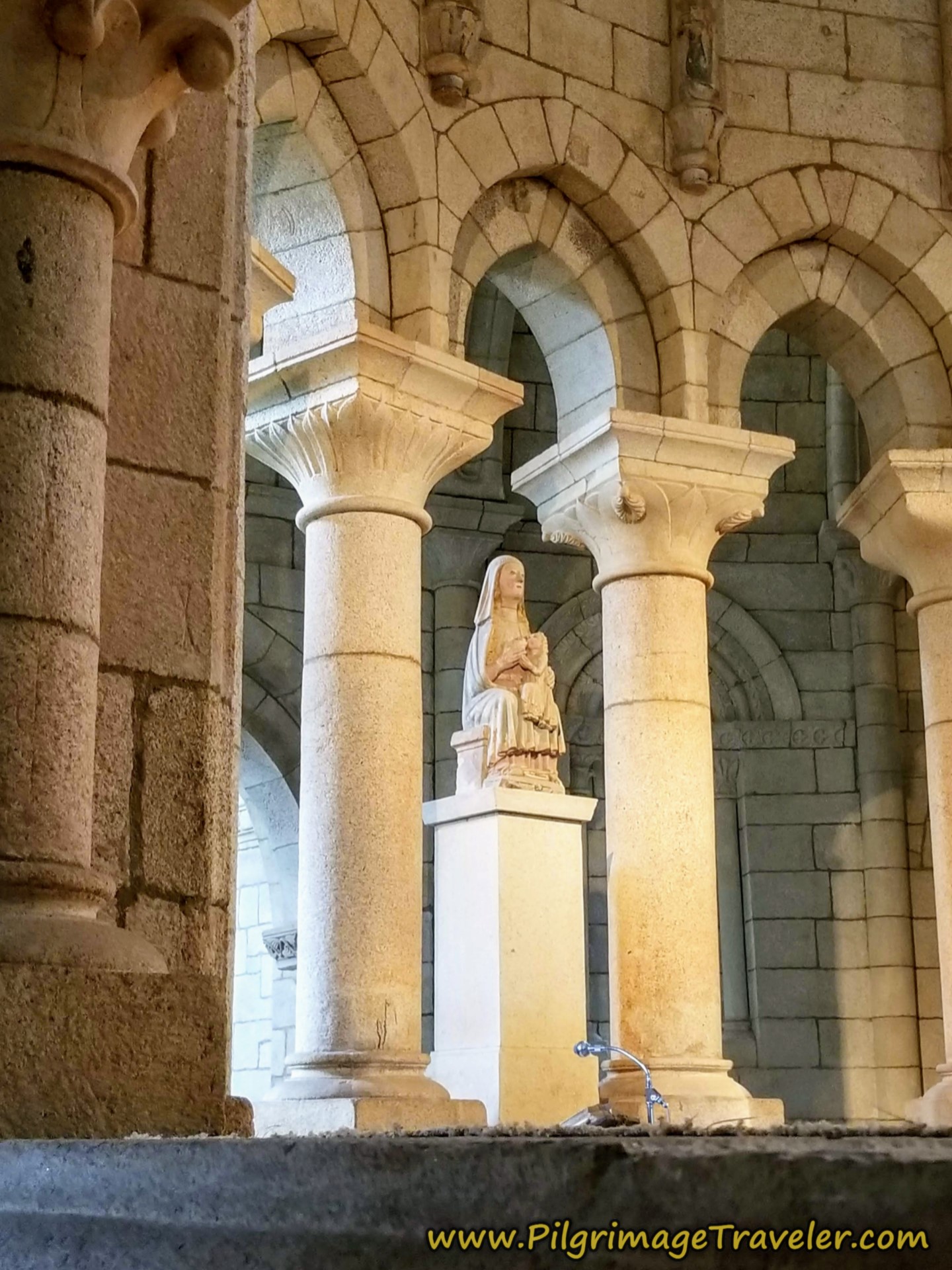 Altar, Virgen de la Leche, Mosteiro de Oseira, Camino Sanabrés, Cea to Estación de Lalín