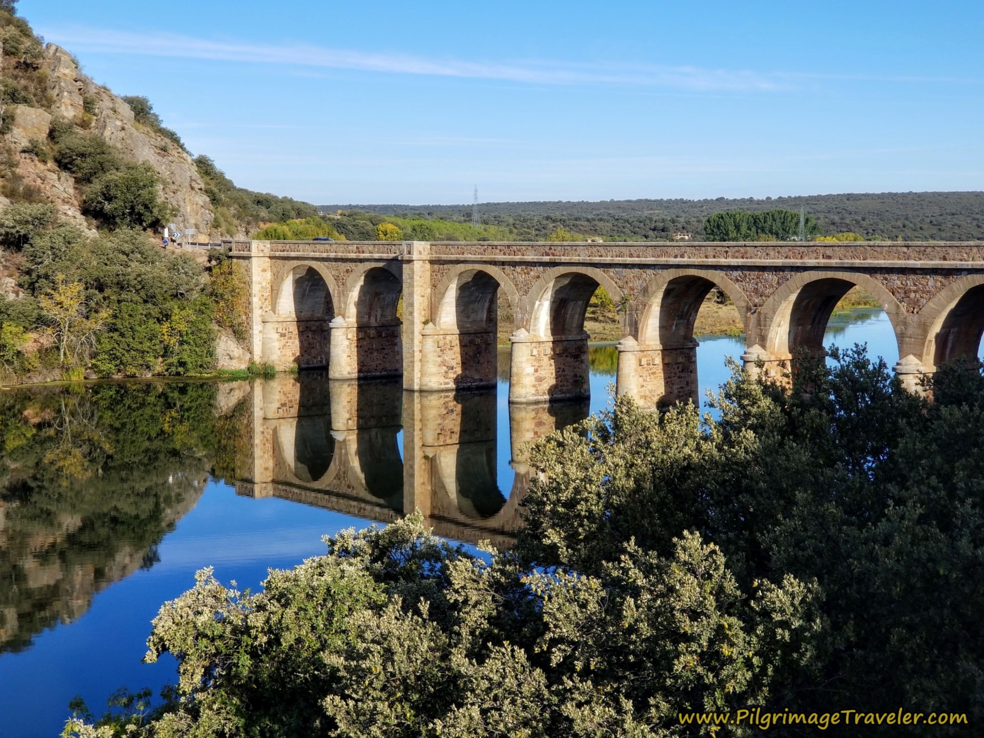 Cross the Río Esla on this Bridge