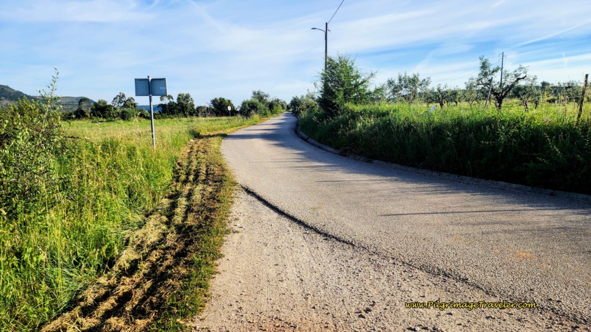 Left Turn Onto Pavement Toward Rabaçal