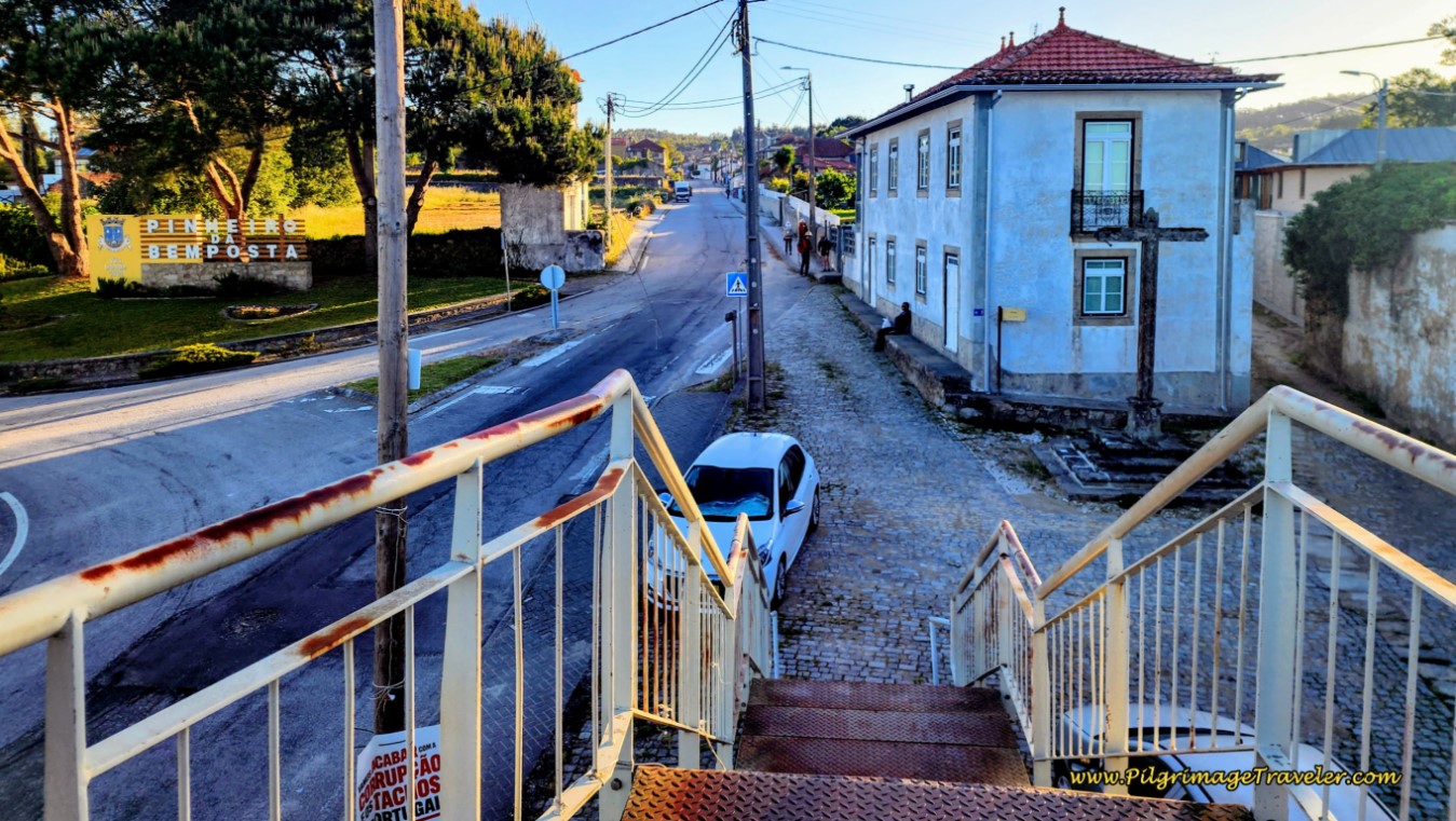 Towards the Rua do Pinheiro