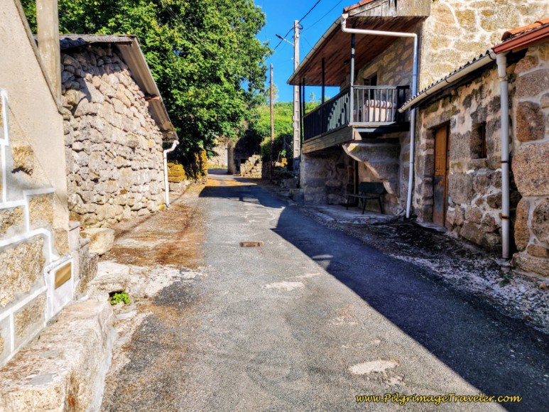 Walk Uphill Through Ponte Mántras