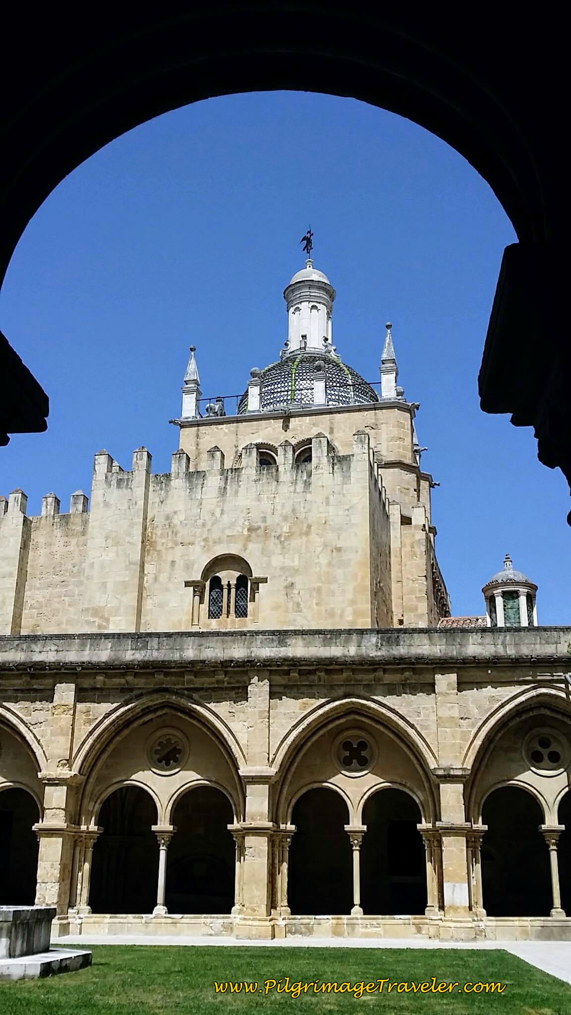 Sé Velha Cloister, Coimbra Portugal