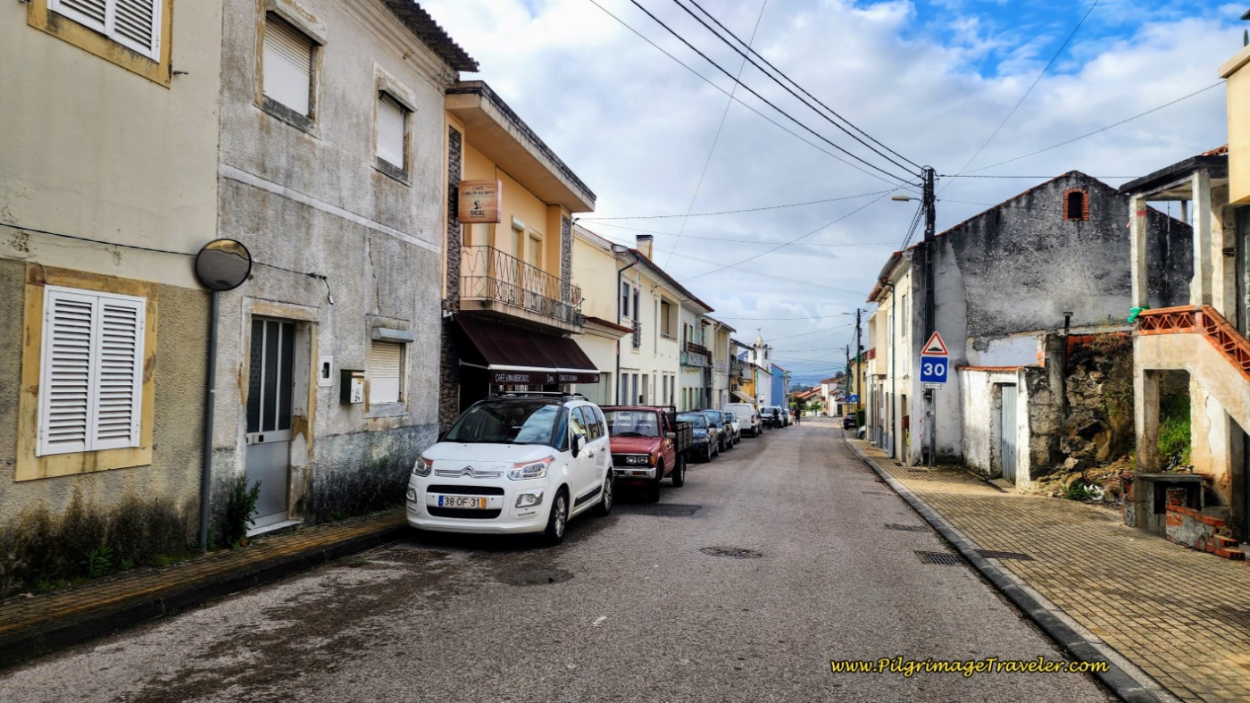 Long Straight Walk Through Sargento Mor