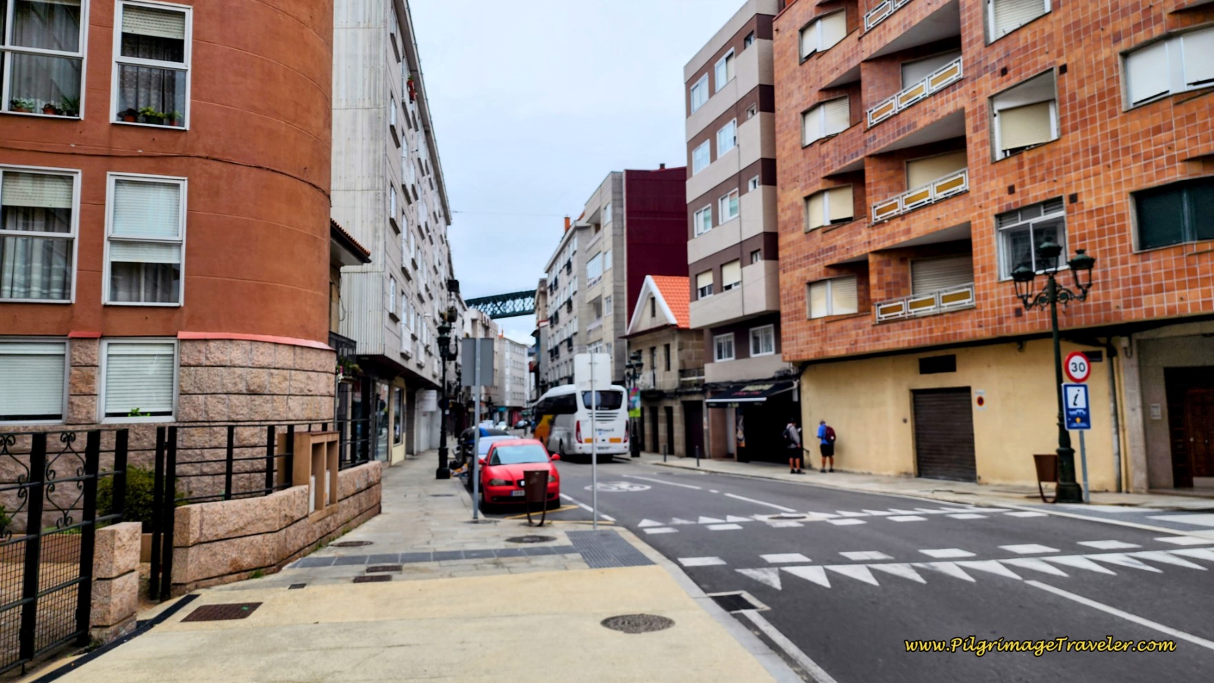 Rúa Pai Crespo into Heart of Redondela