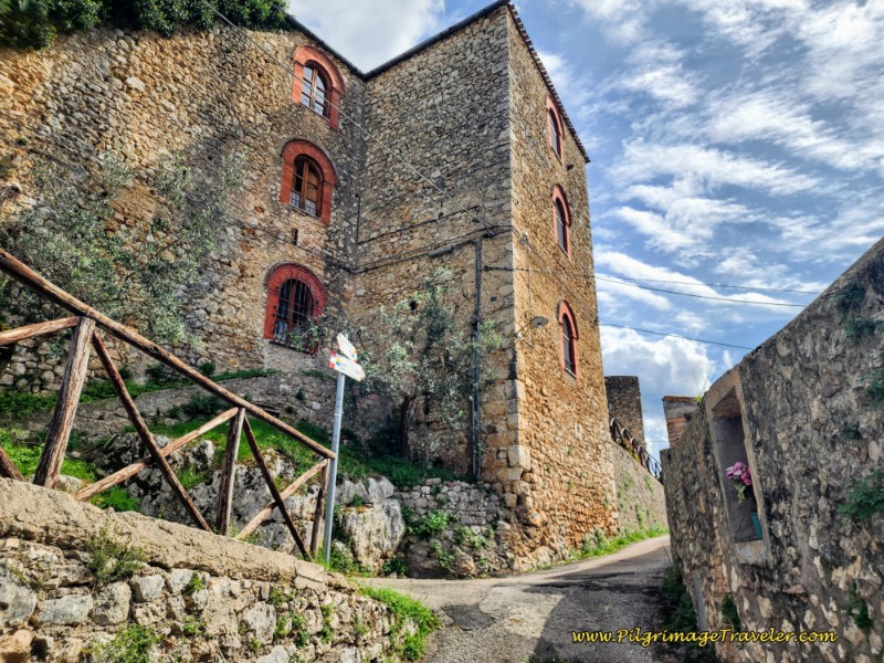 Way of St. Francis: Day Fourteen, Poreta to Spoleto - Entering Eggi