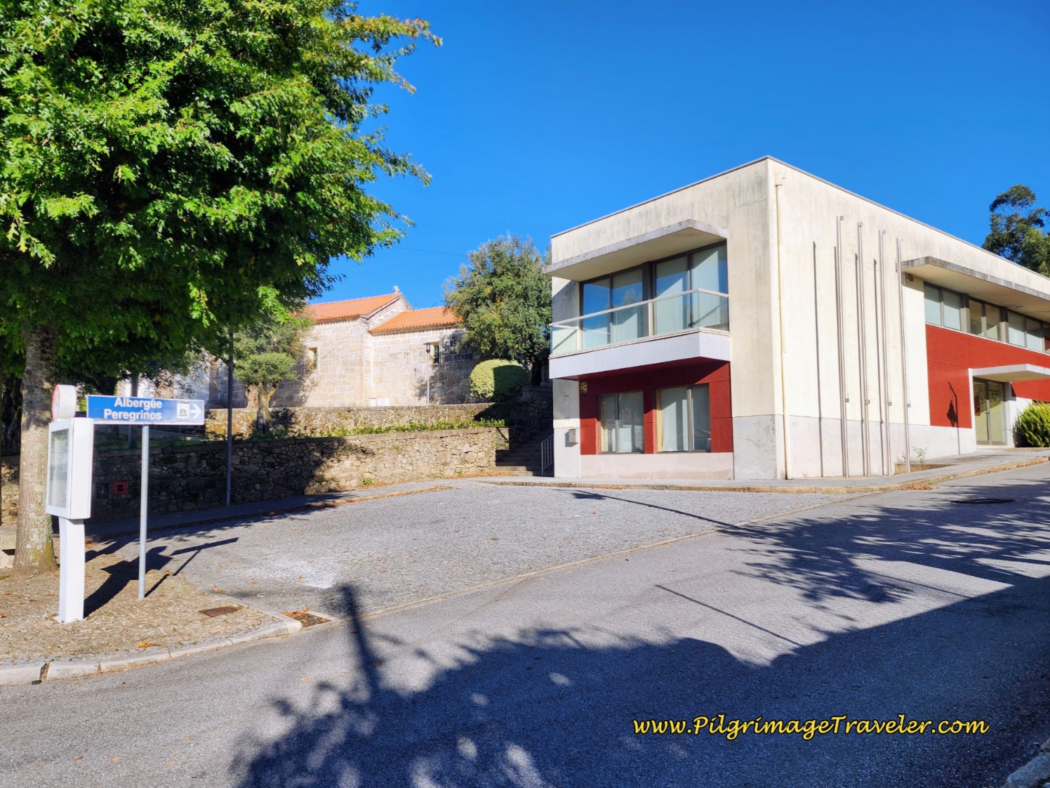 Tamel Municipality Building (São Pedro Fins)