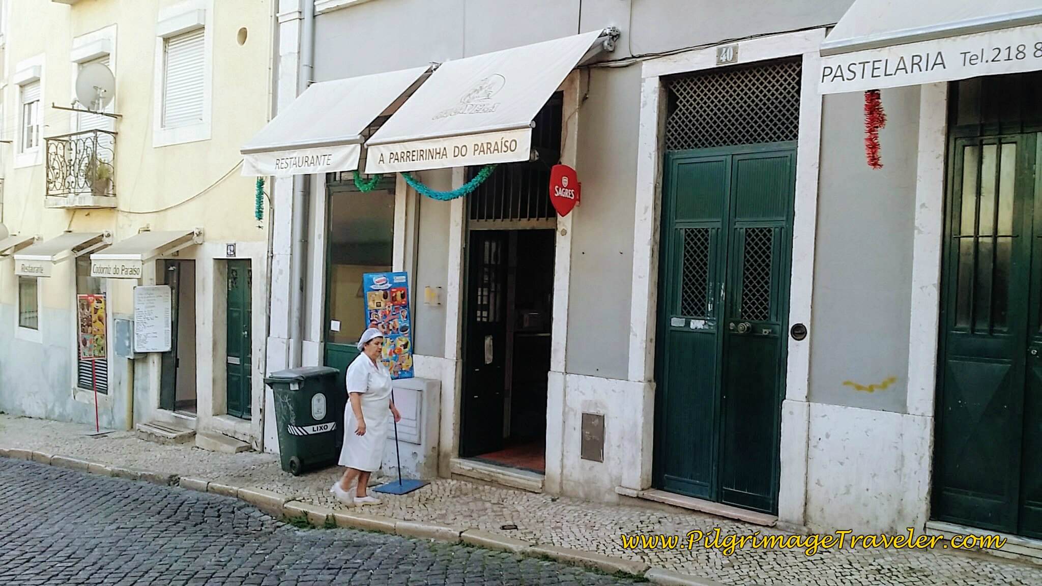 Pastelaria along the Rua do Paraíso
