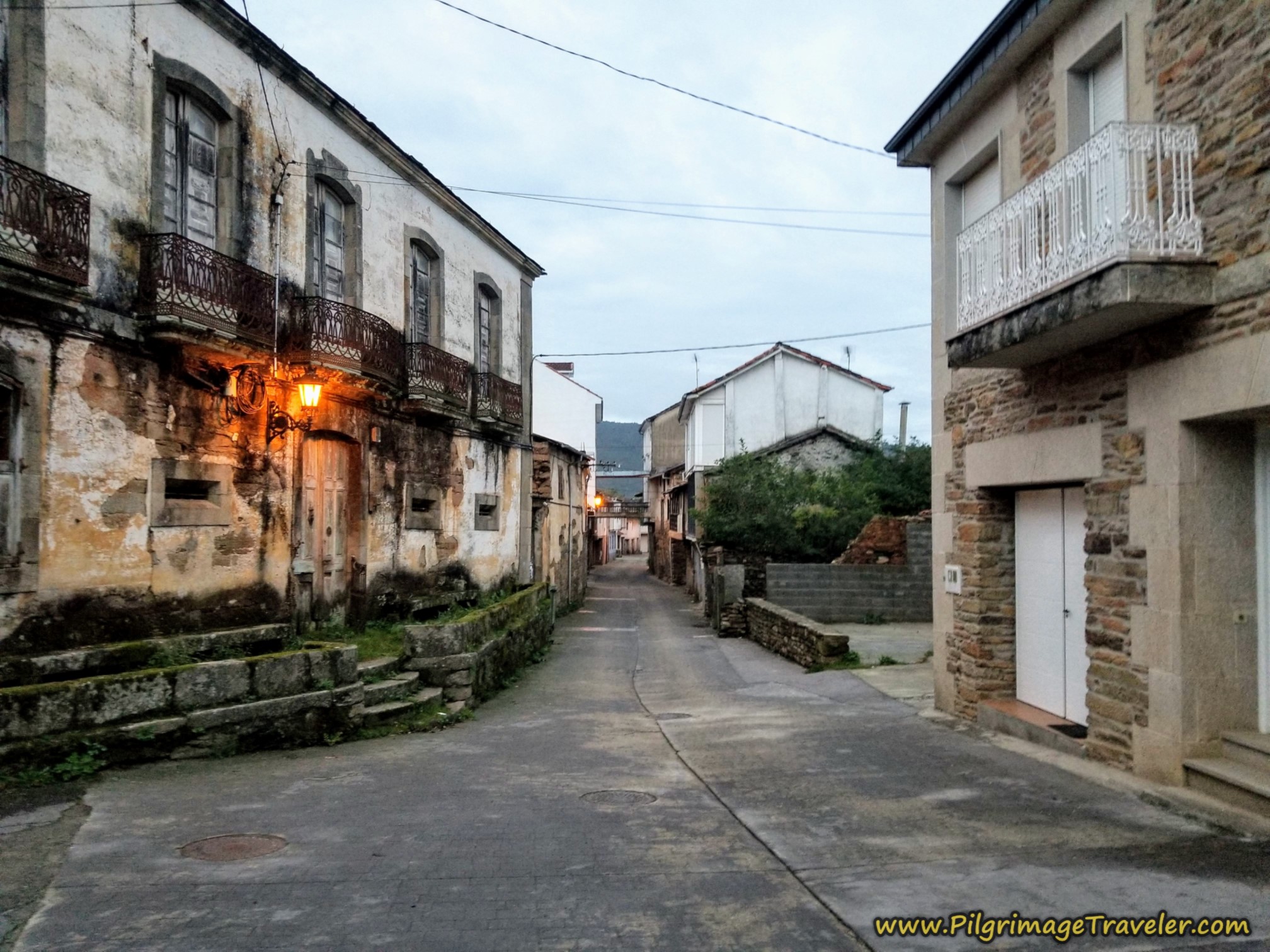 Along the Sleeping Rúa da Picota