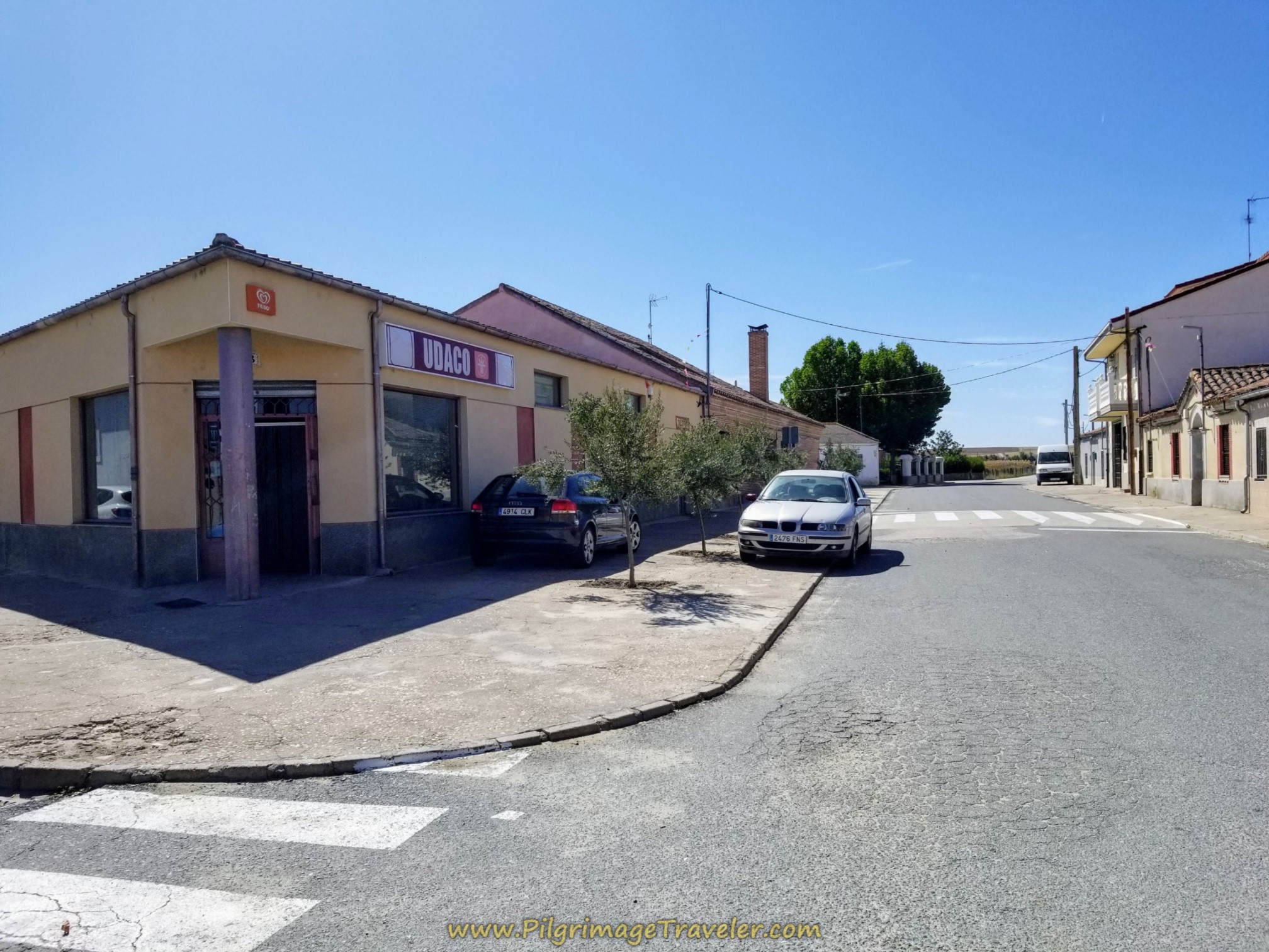 Pass the Supermercado San Juan on the journey to Alba de Tormes Pass the Supermercado San Juan on the journey to Alba de Tormes