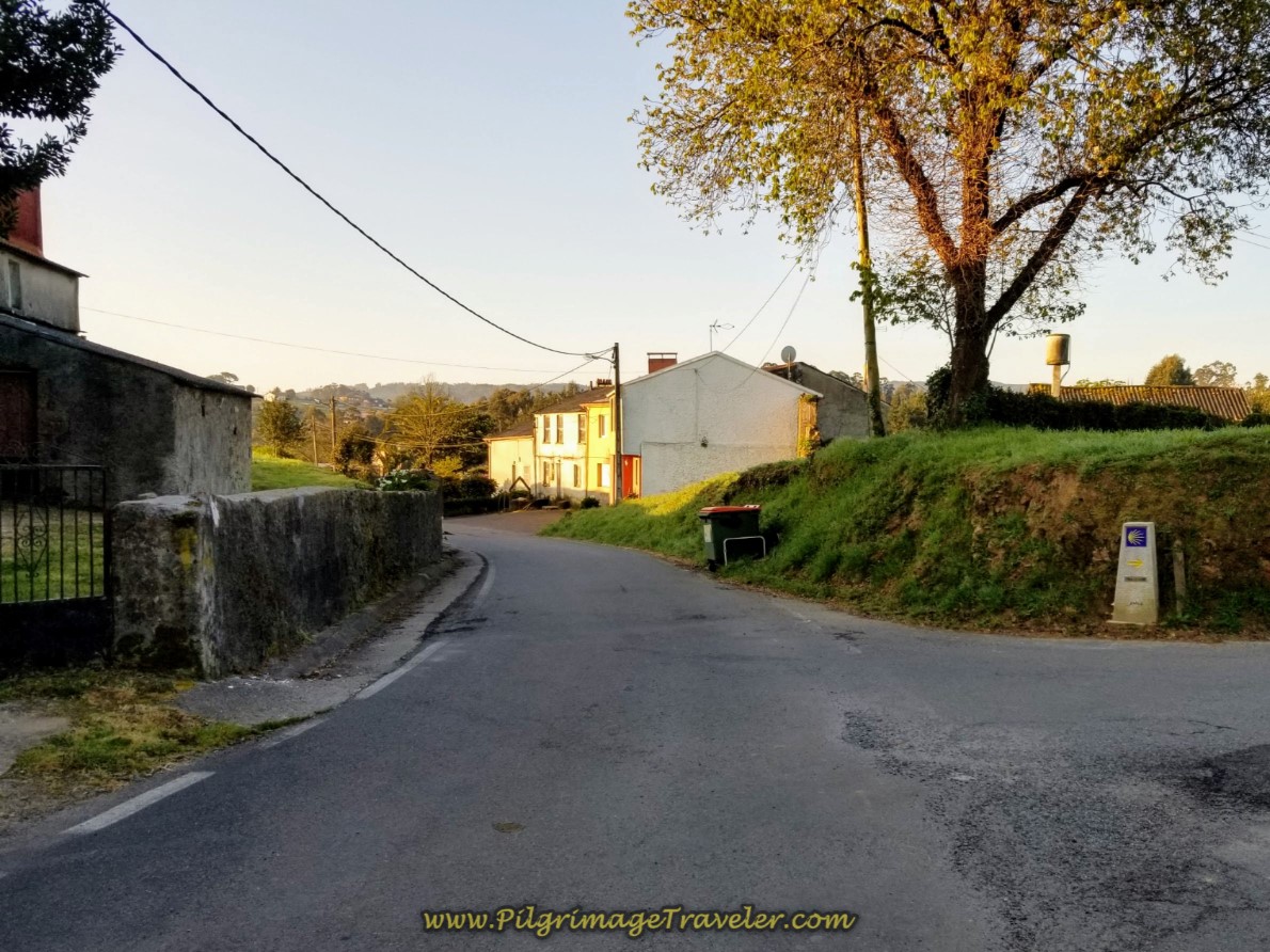 Right Turn Onto Side Road in 600 Meters on day two of the La Coruña Arm of the Camino Inglés