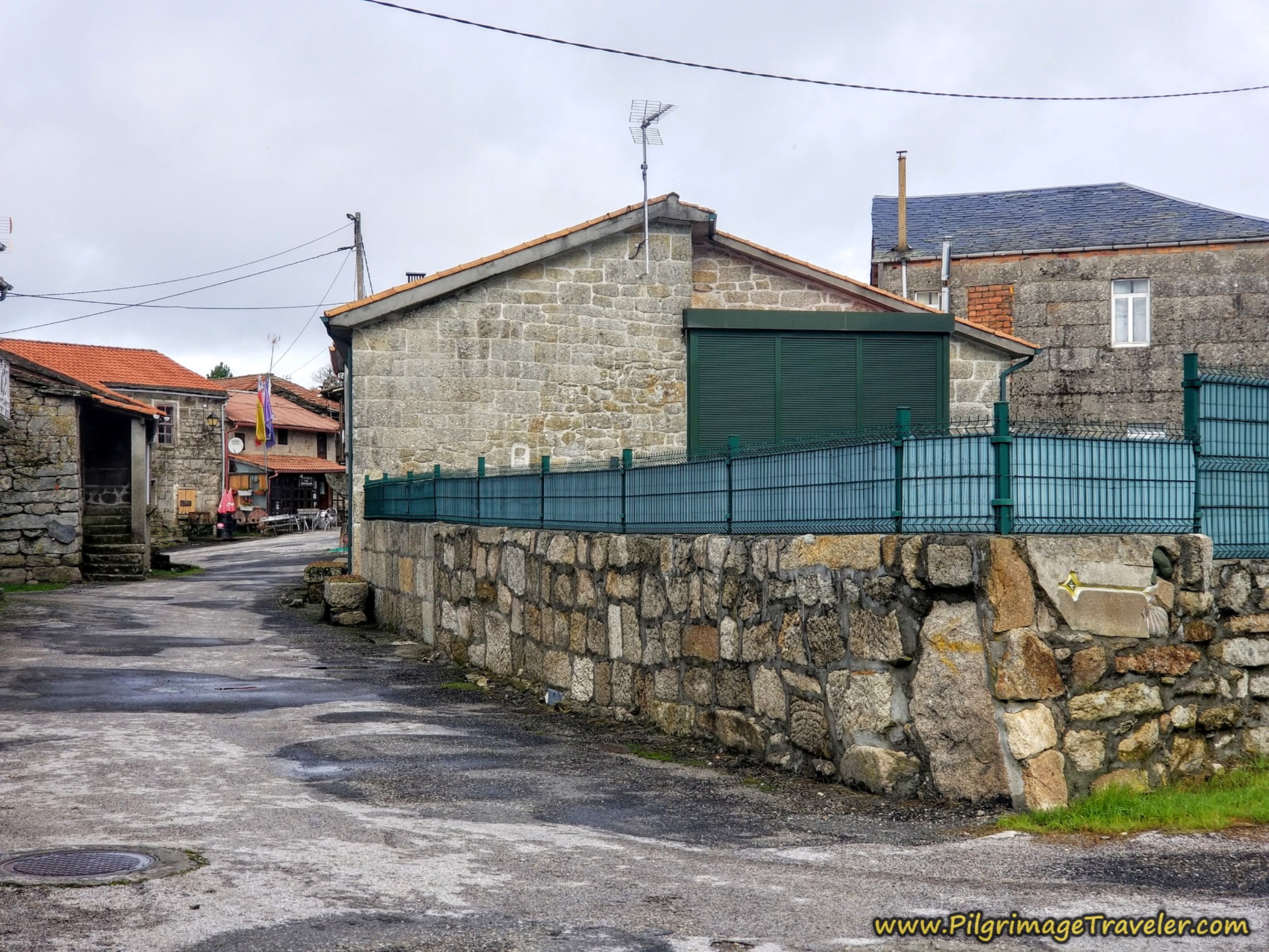 Rincón del Peregrino Ahead