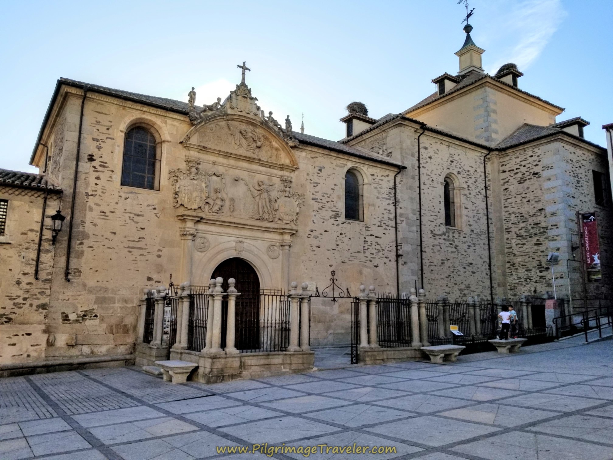 In the west end of the Plaza Santa Teresa is the famous Iglesia de la Anunciación, with the Sepulcro de Santa Teresa, or St. Teresa's tomb, Alba de Tormes