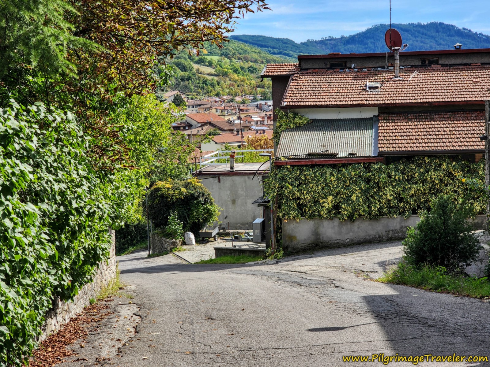 Final Steps Downhill into Pieve Santo Stefano