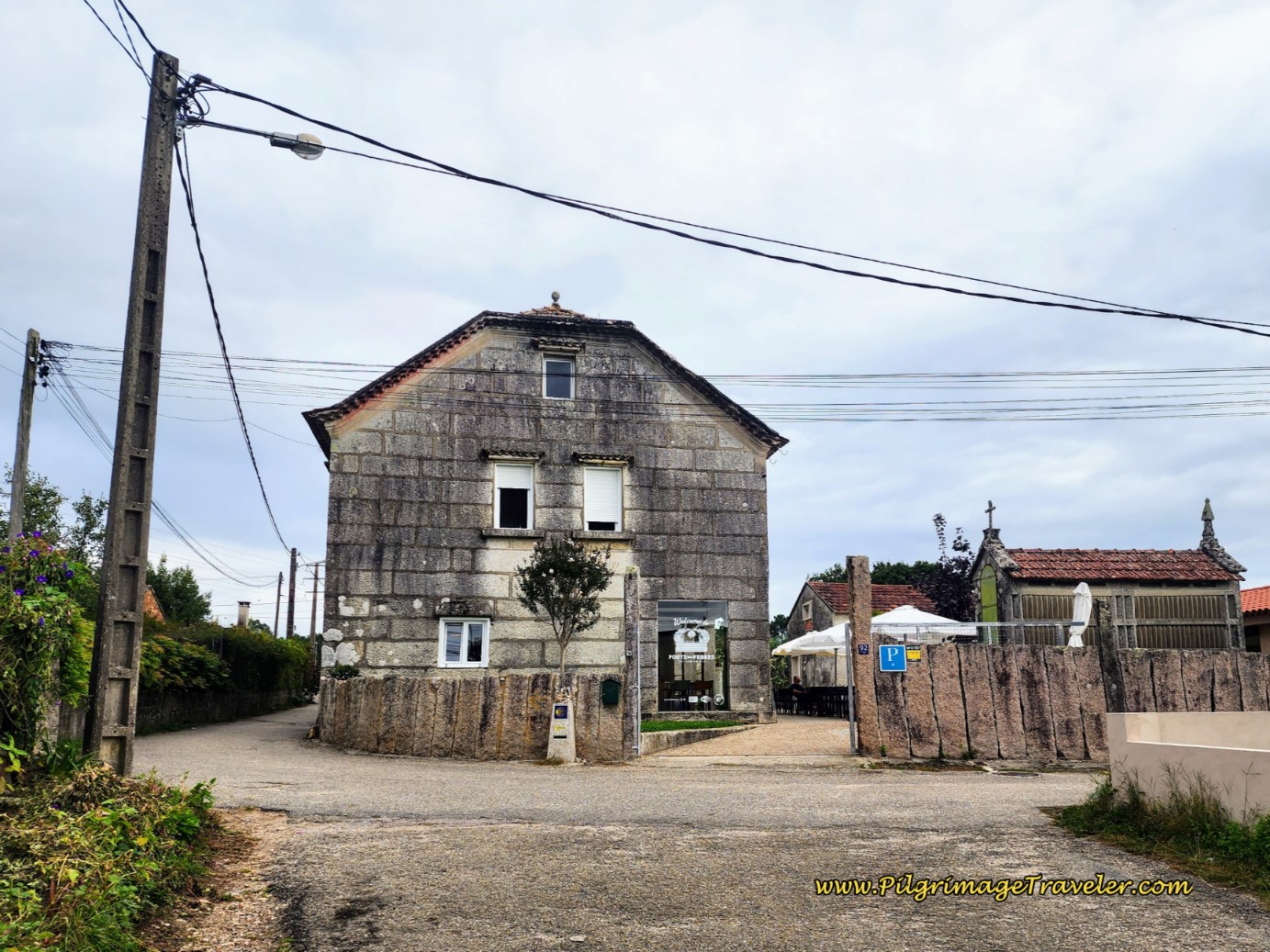 Café and Pensión Ponte das Febres