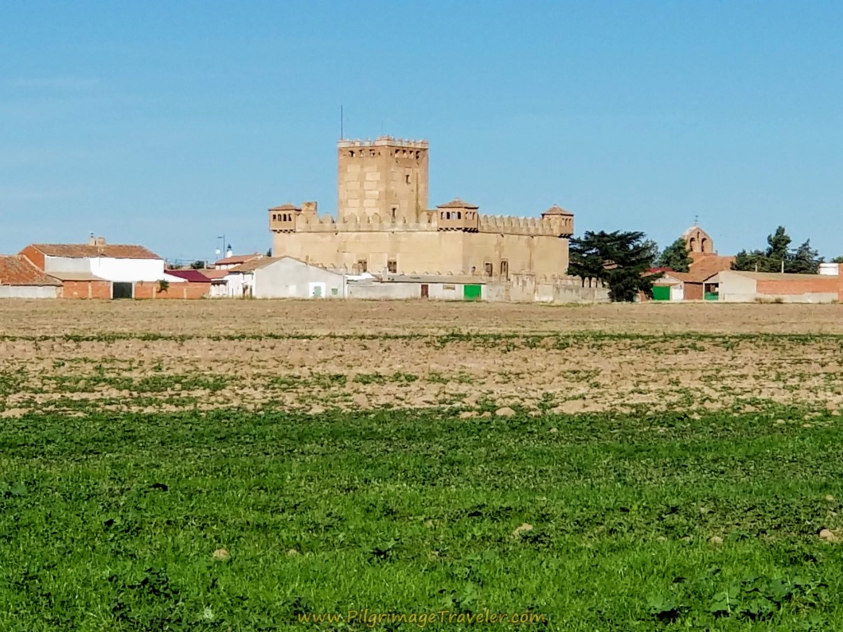 Castillo Narros de Saldueña Getting Closer